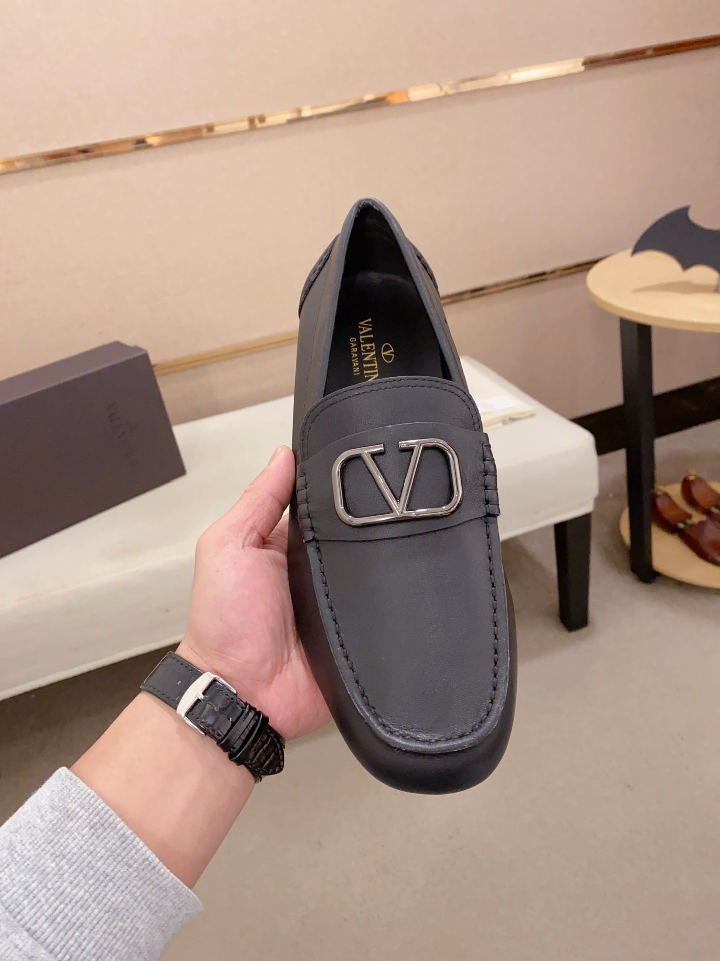 LuxluxHouse Best Quality Shoes Valentino