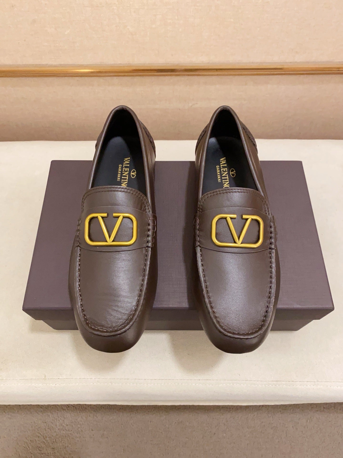 LuxluxHouse Best Quality Shoes Valentino