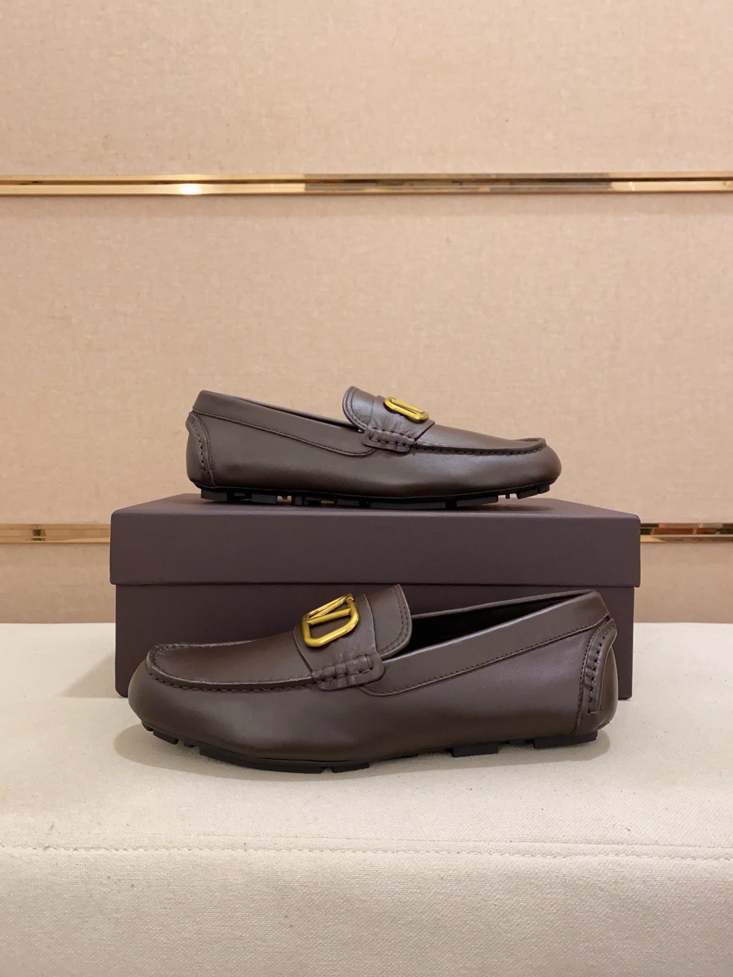 LuxluxHouse Best Quality Shoes Valentino