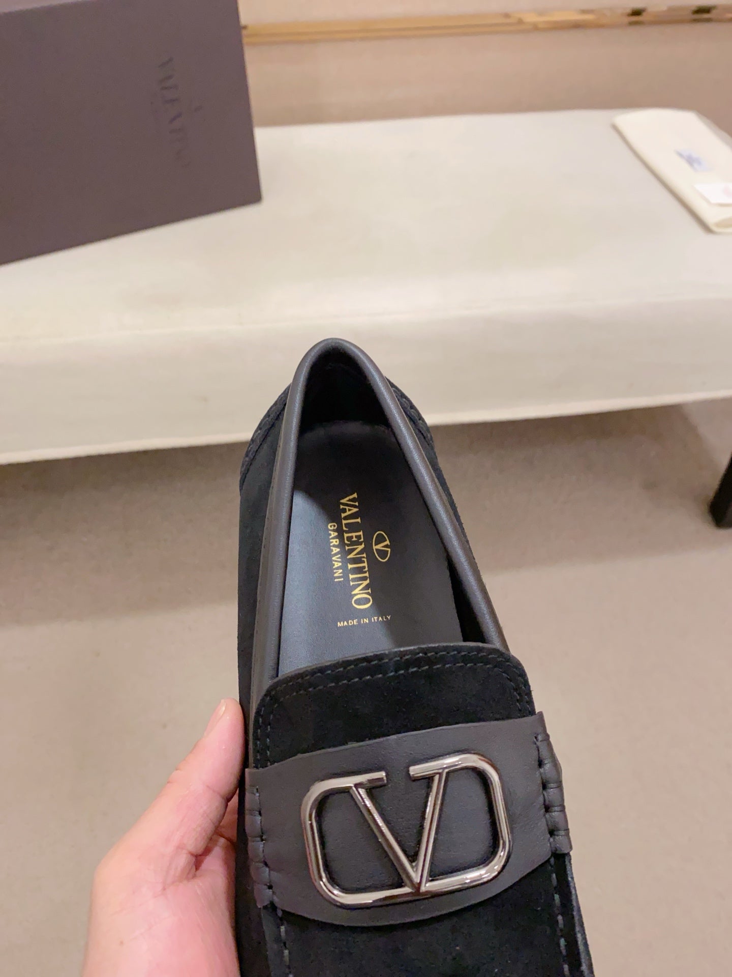 LuxluxHouse Best Quality Shoes Valentino