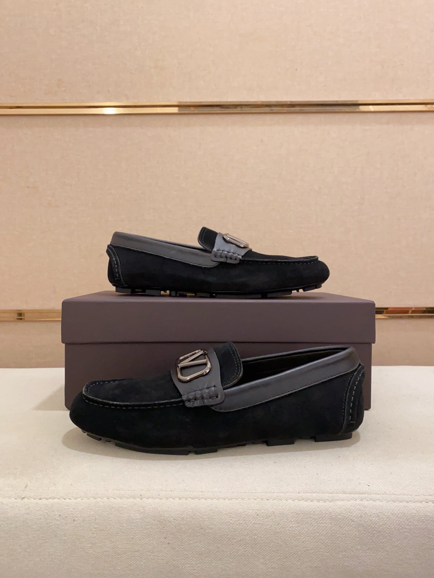 LuxluxHouse Best Quality Shoes Valentino