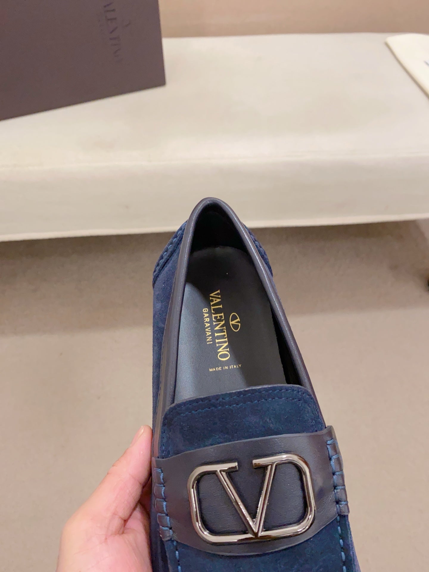 LuxluxHouse Best Quality Shoes Valentino