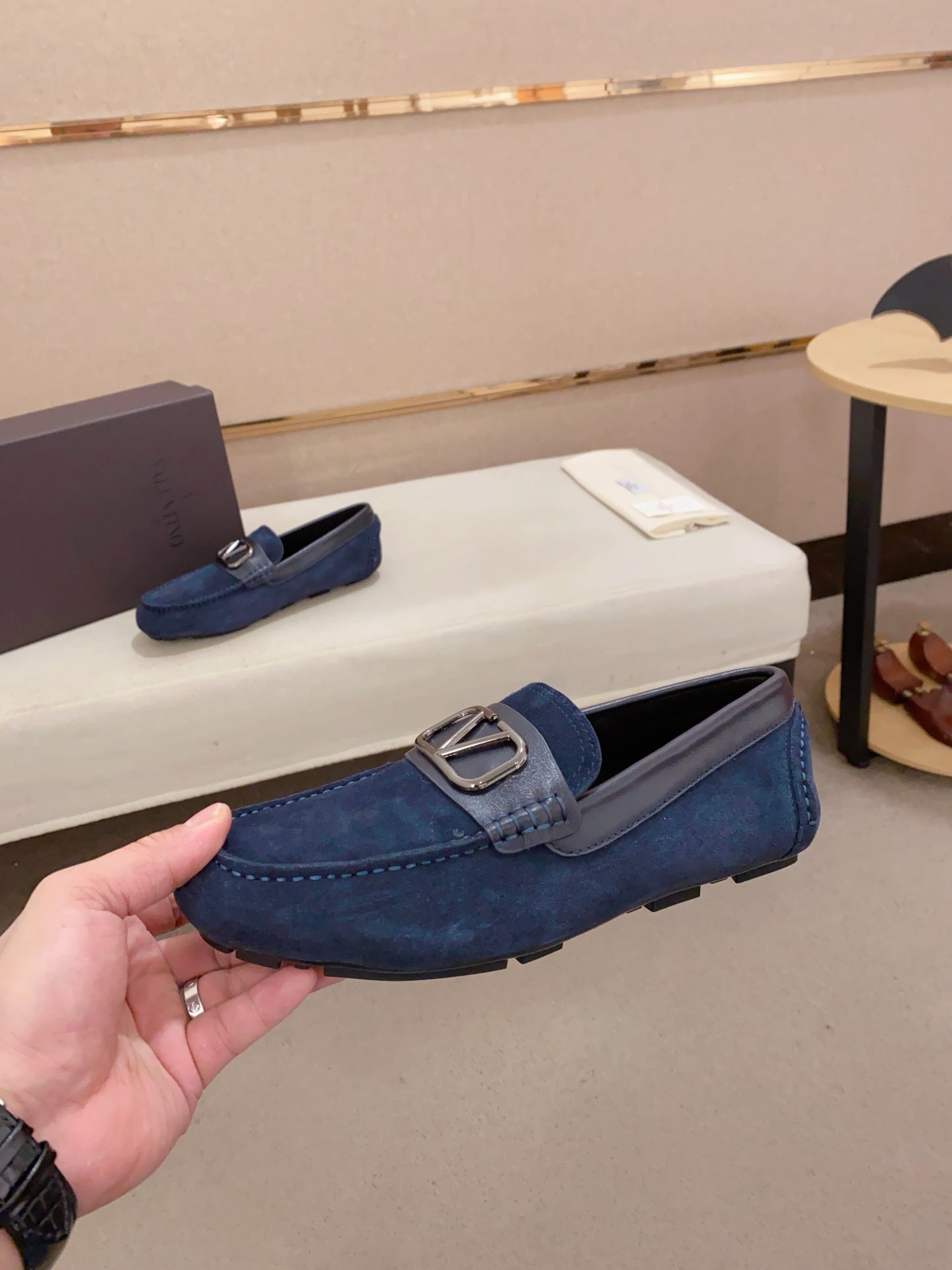 LuxluxHouse Best Quality Shoes Valentino