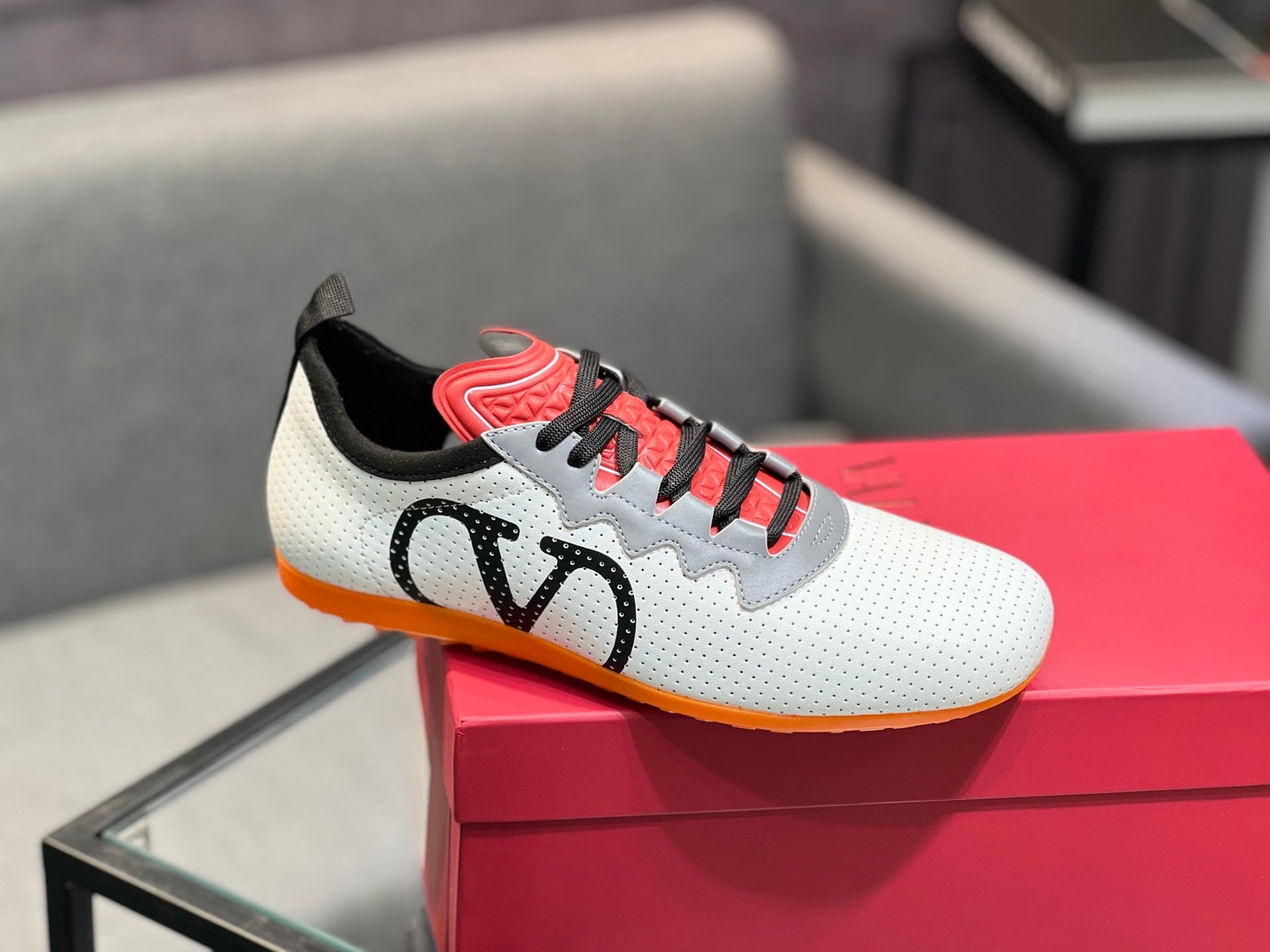 LuxluxHouse Best Quality Shoes Valentino