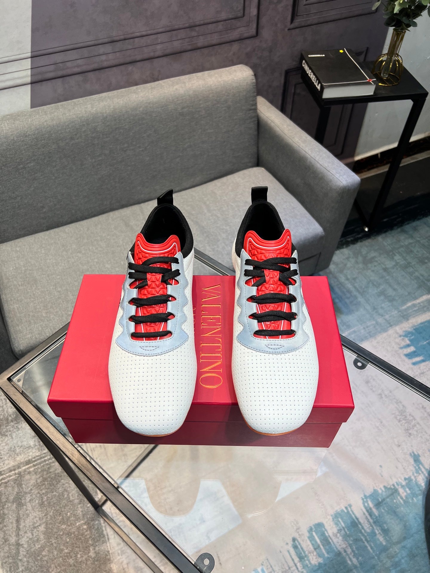 LuxluxHouse Best Quality Shoes Valentino