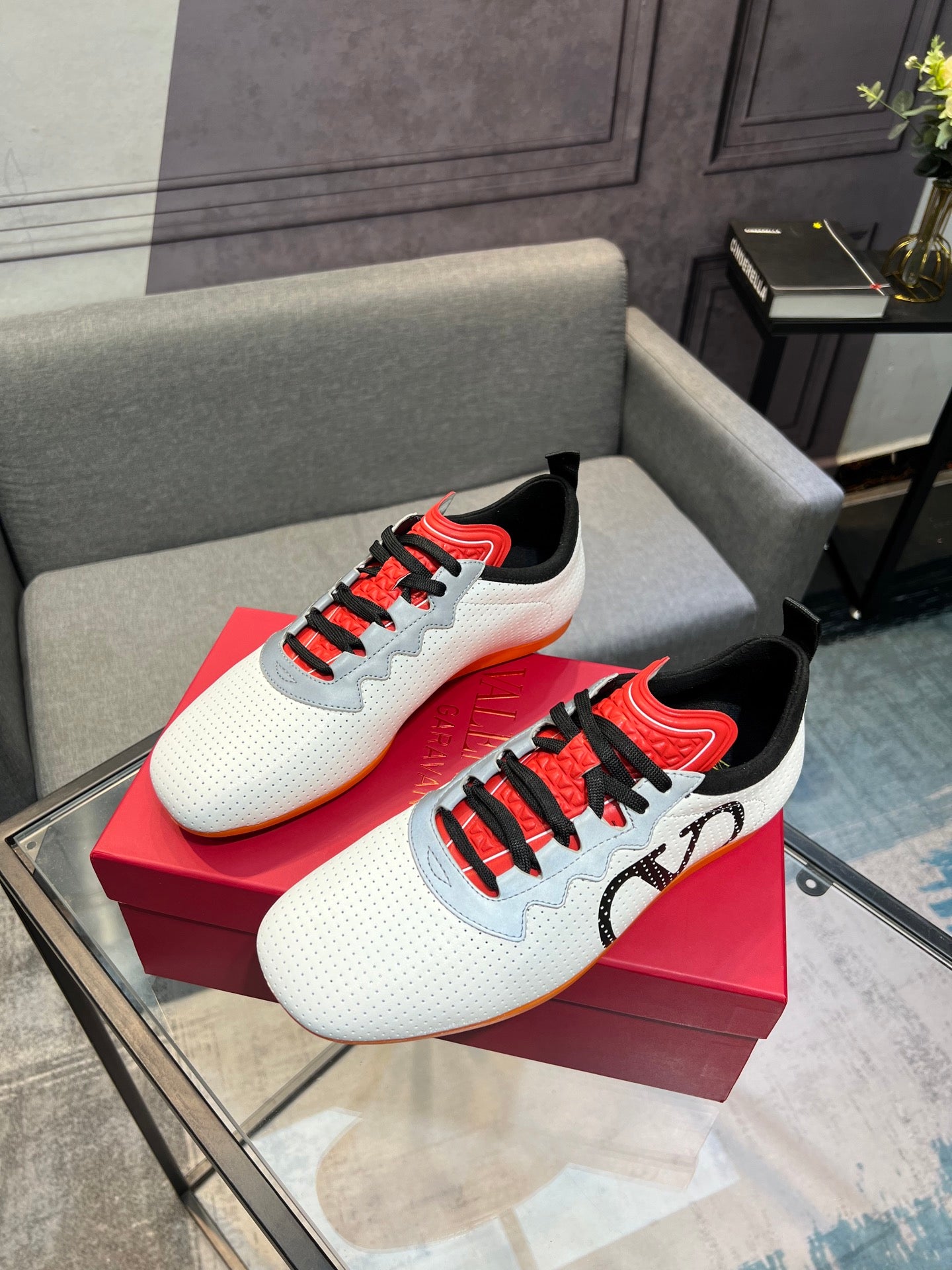 LuxluxHouse Best Quality Shoes Valentino