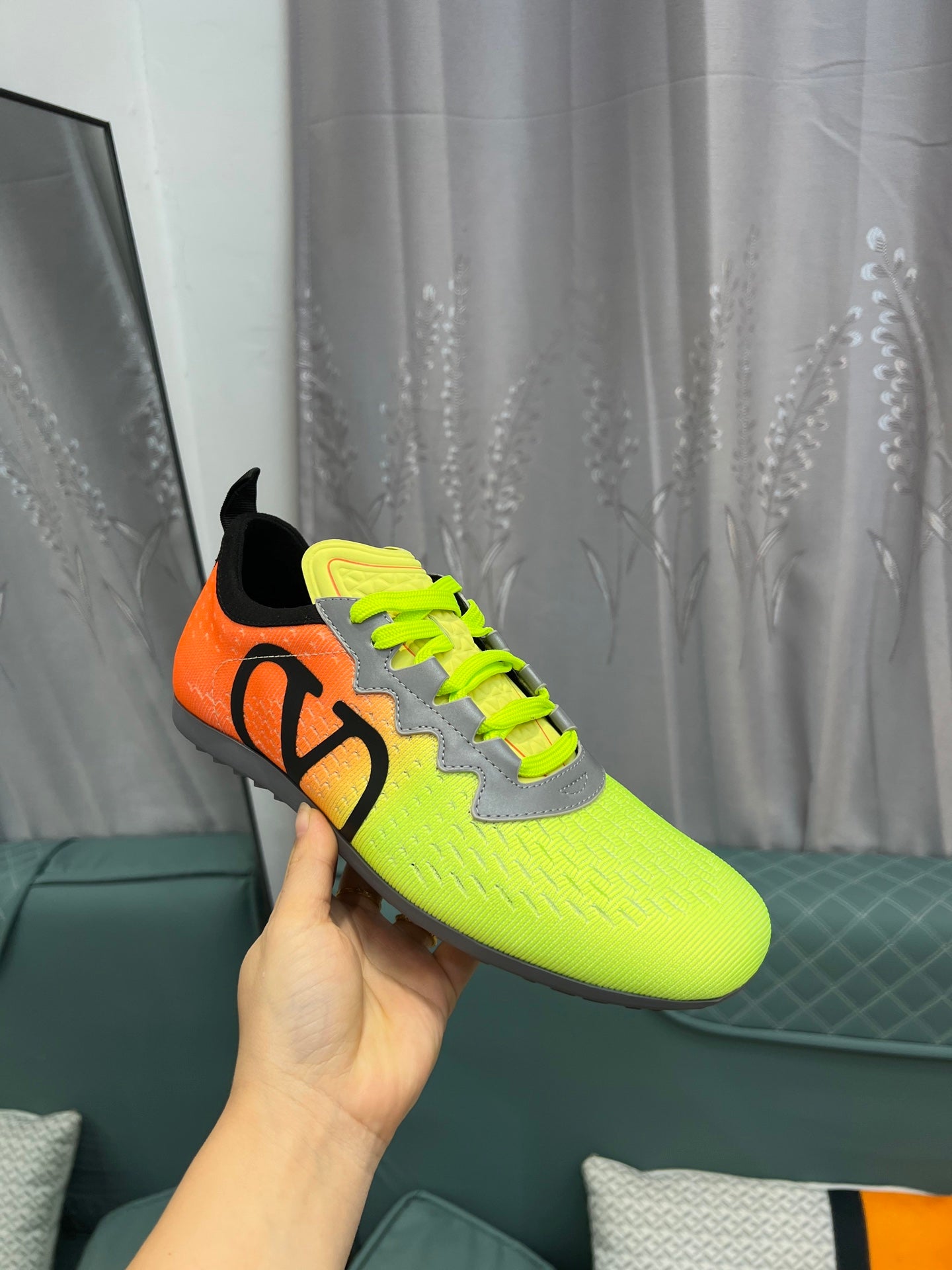 LuxluxHouse Best Quality Shoes Valentino
