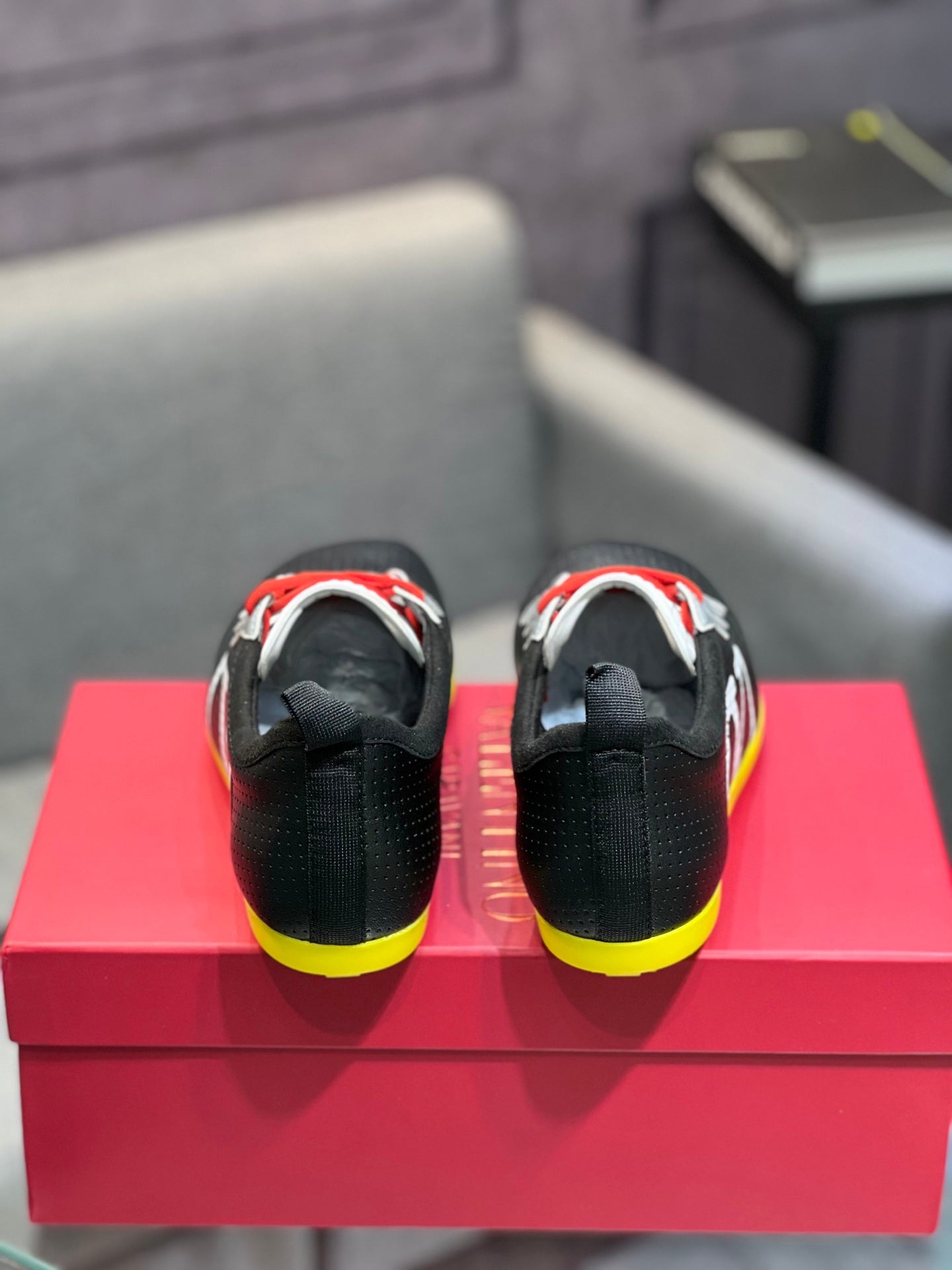 LuxluxHouse Best Quality Shoes Valentino