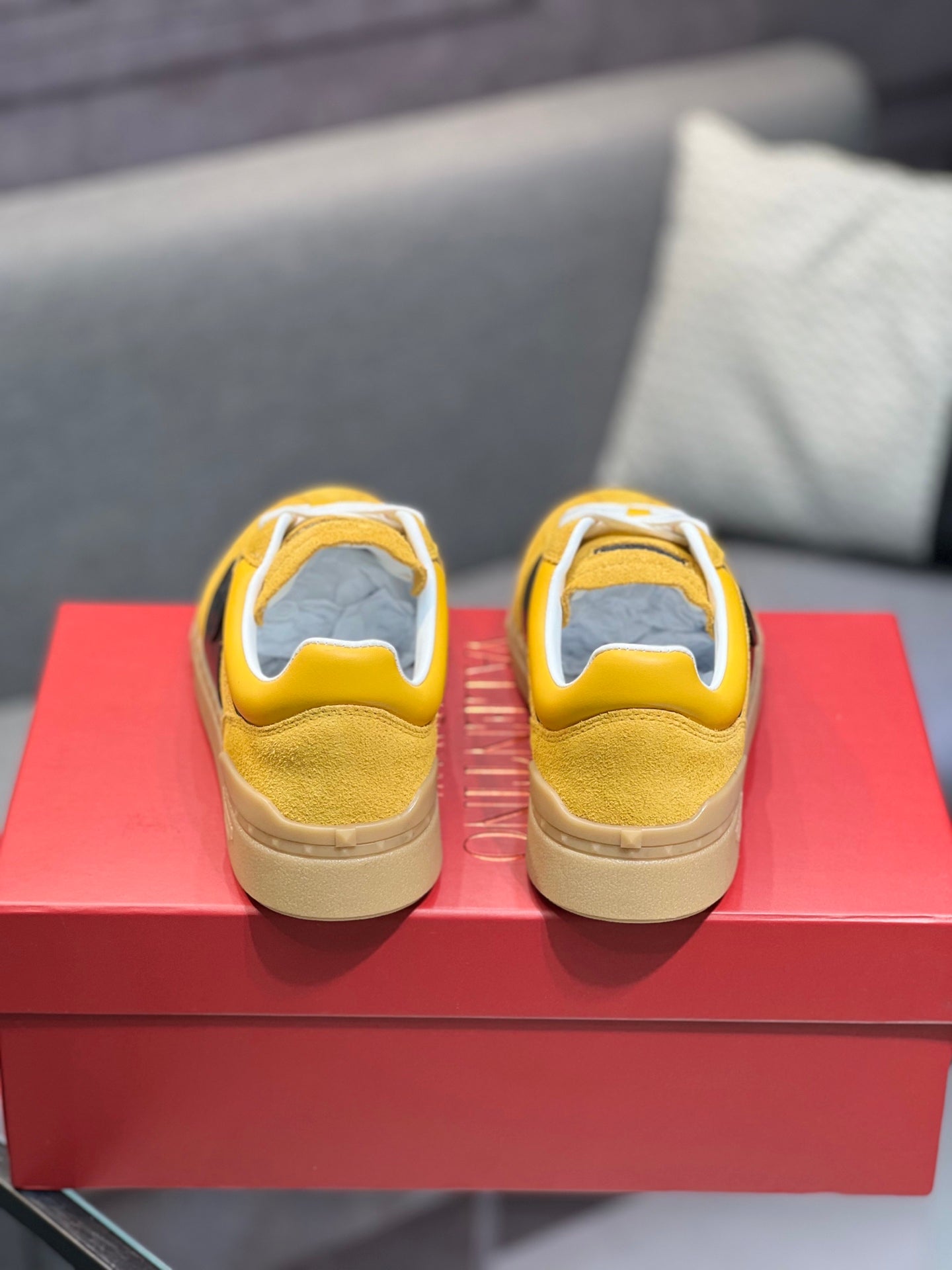 LuxluxHouse Best Quality Shoes Valentino