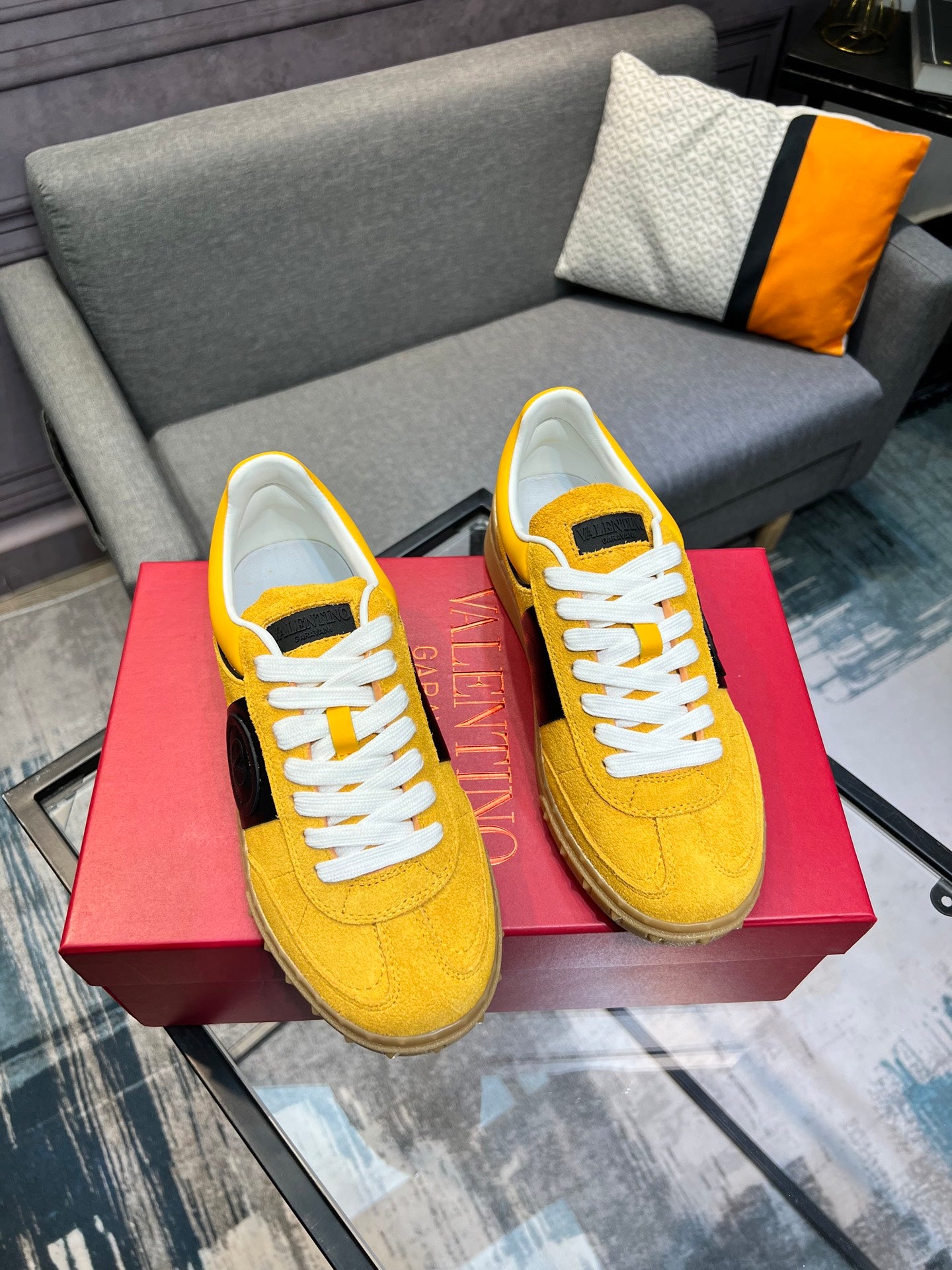 LuxluxHouse Best Quality Shoes Valentino