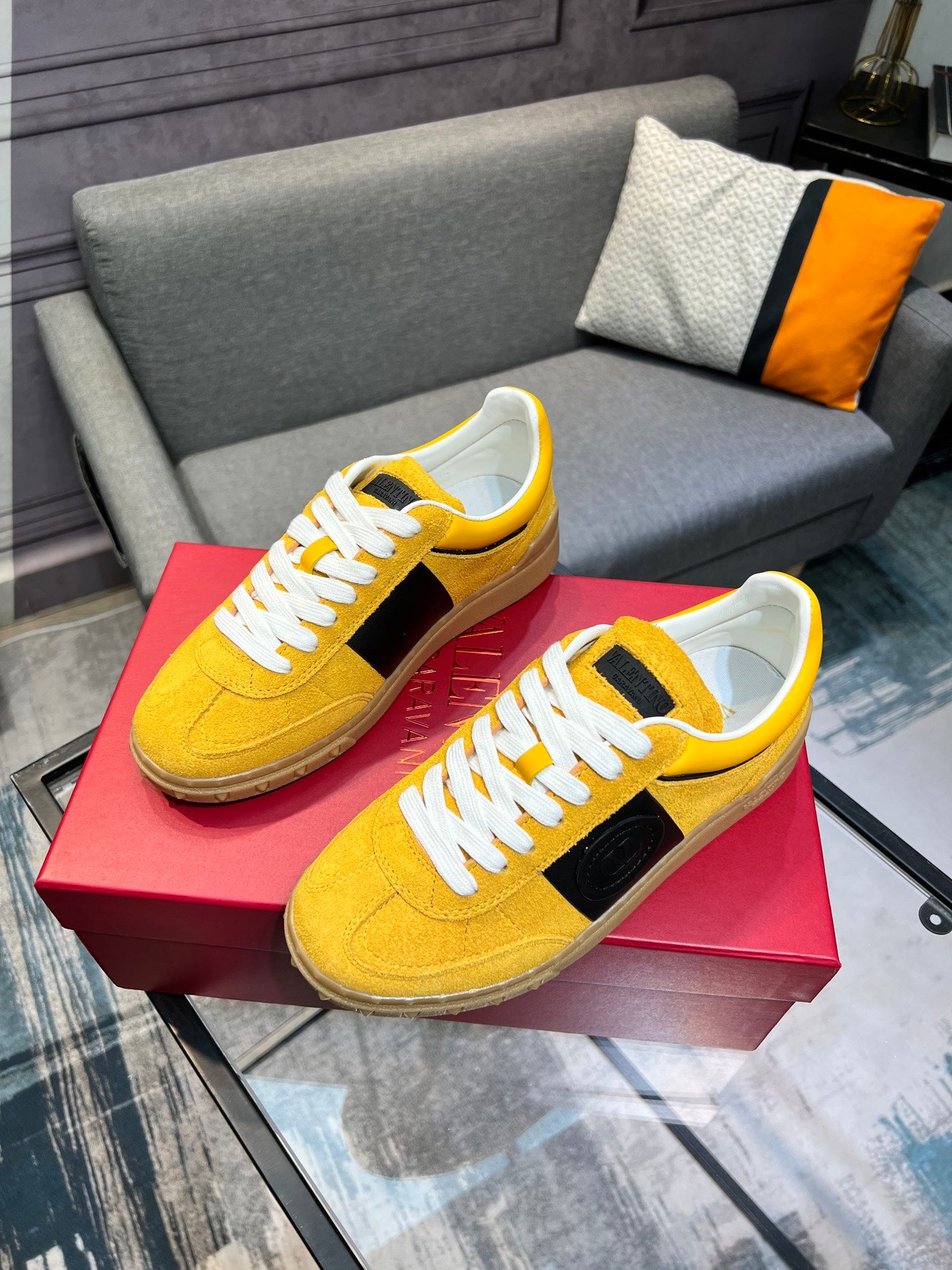 LuxluxHouse Best Quality Shoes Valentino