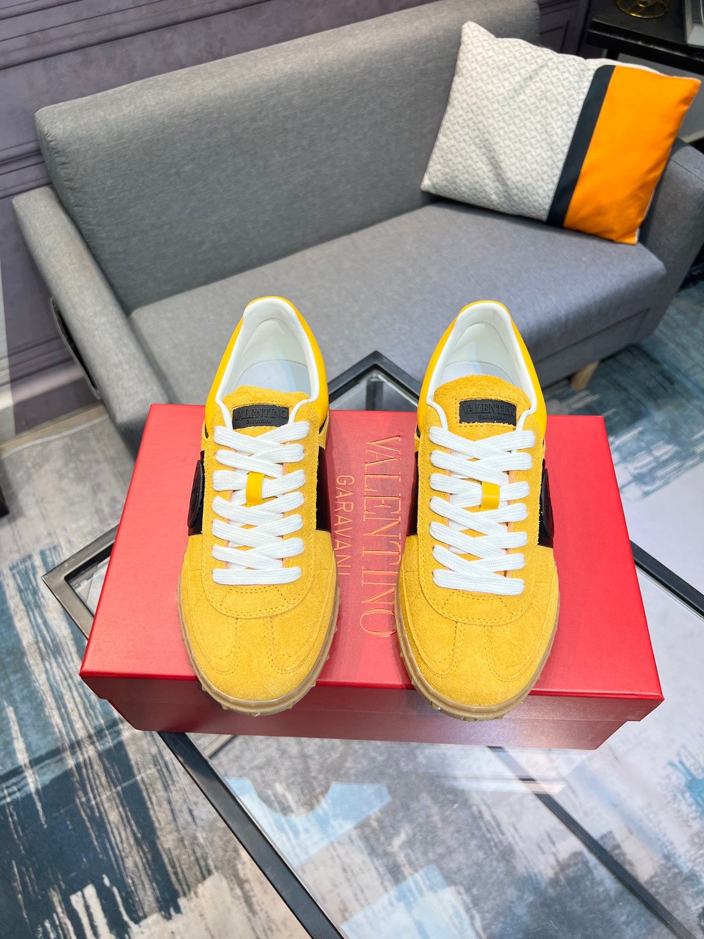 LuxluxHouse Best Quality Shoes Valentino