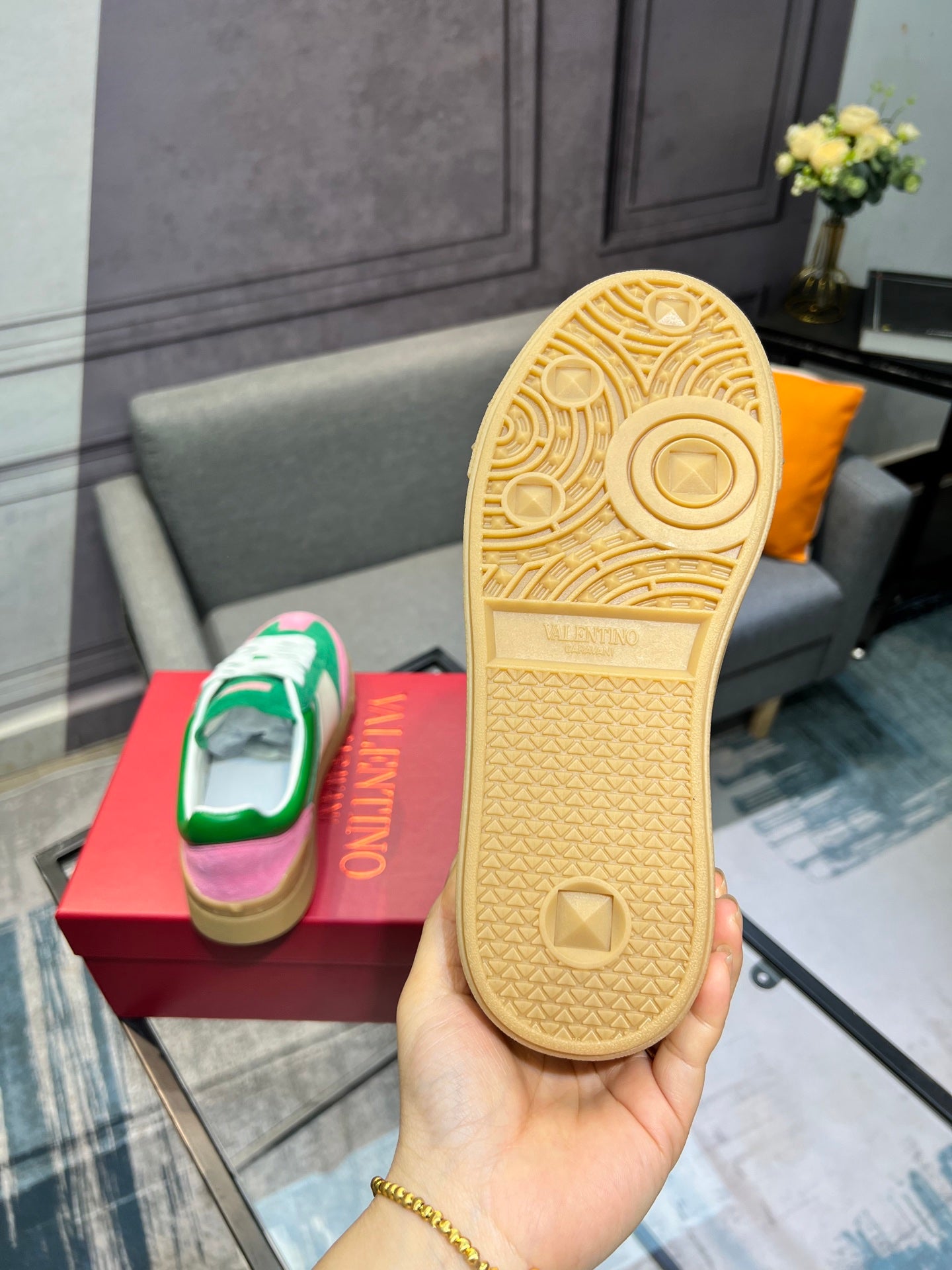 LuxluxHouse Best Quality Shoes Valentino