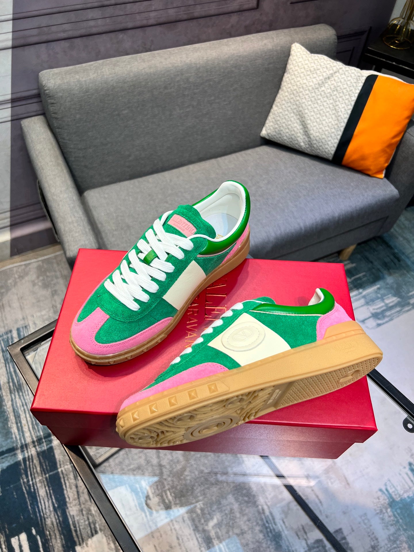 LuxluxHouse Best Quality Shoes Valentino
