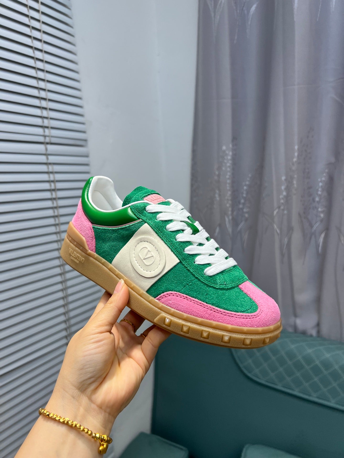 LuxluxHouse Best Quality Shoes Valentino