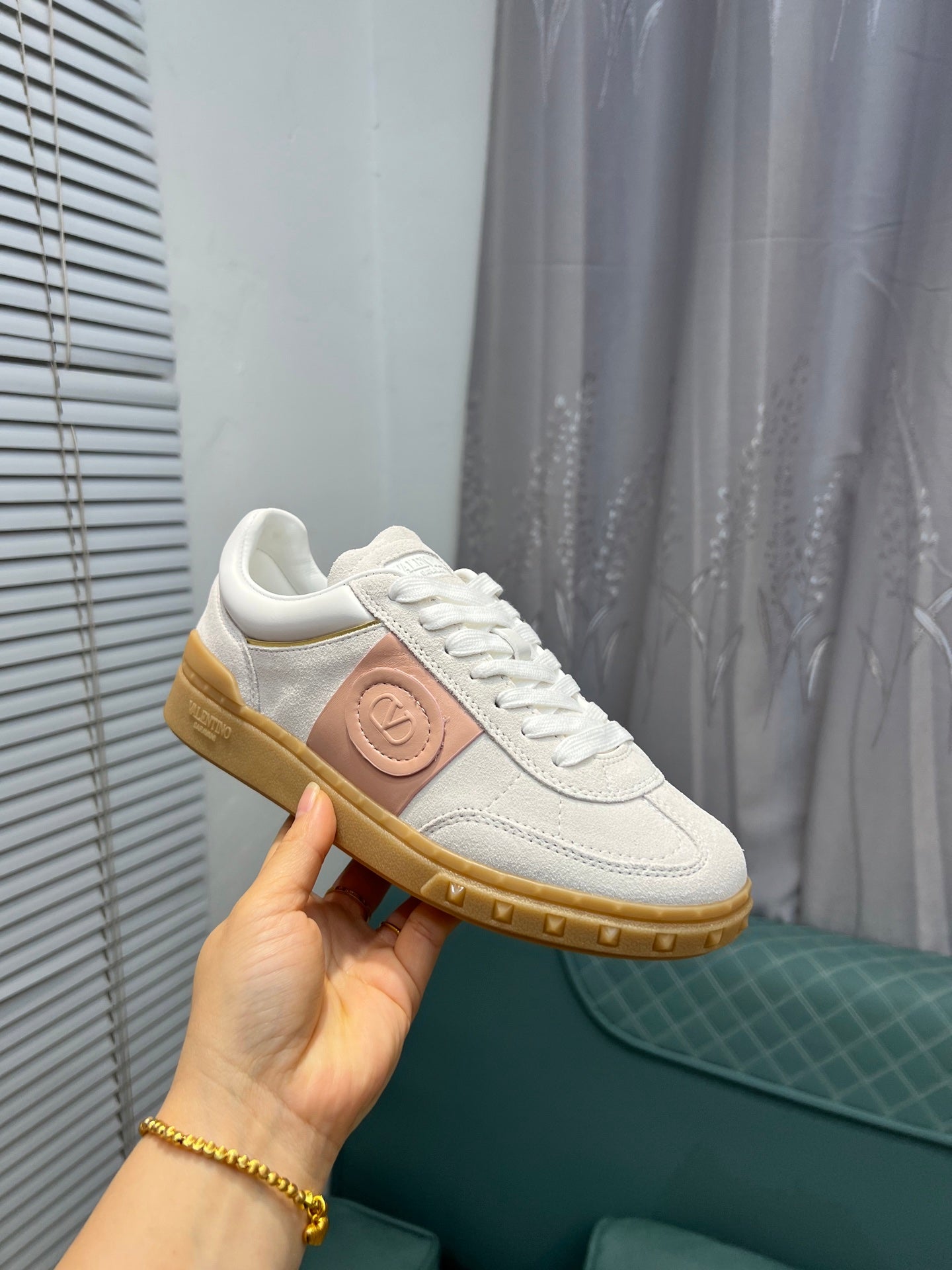 LuxluxHouse Best Quality Shoes Valentino