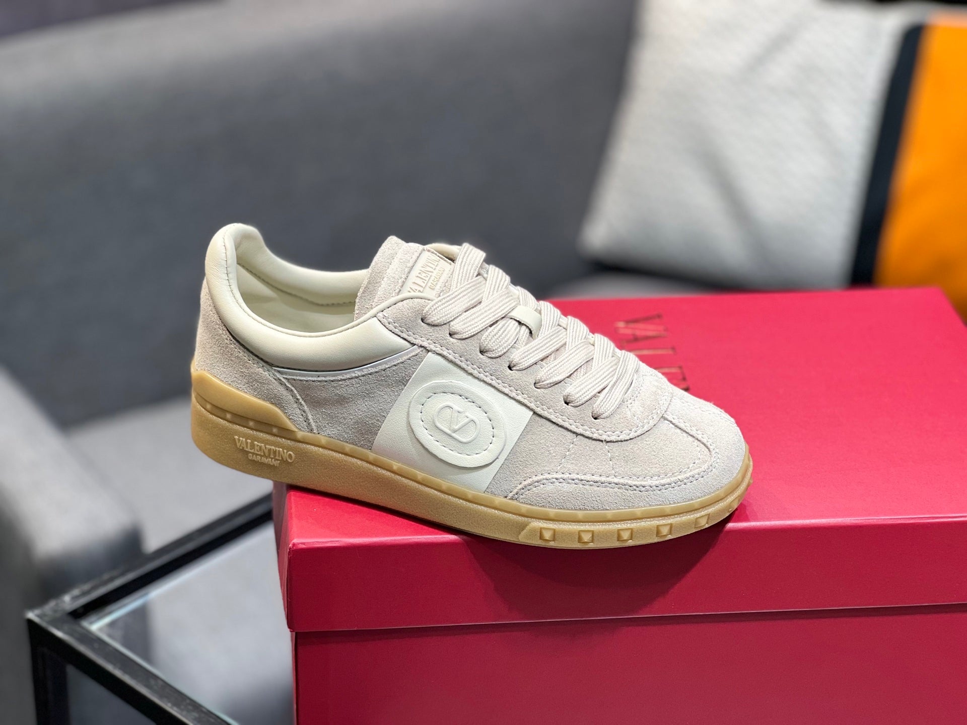 LuxluxHouse Best Quality Shoes Valentino