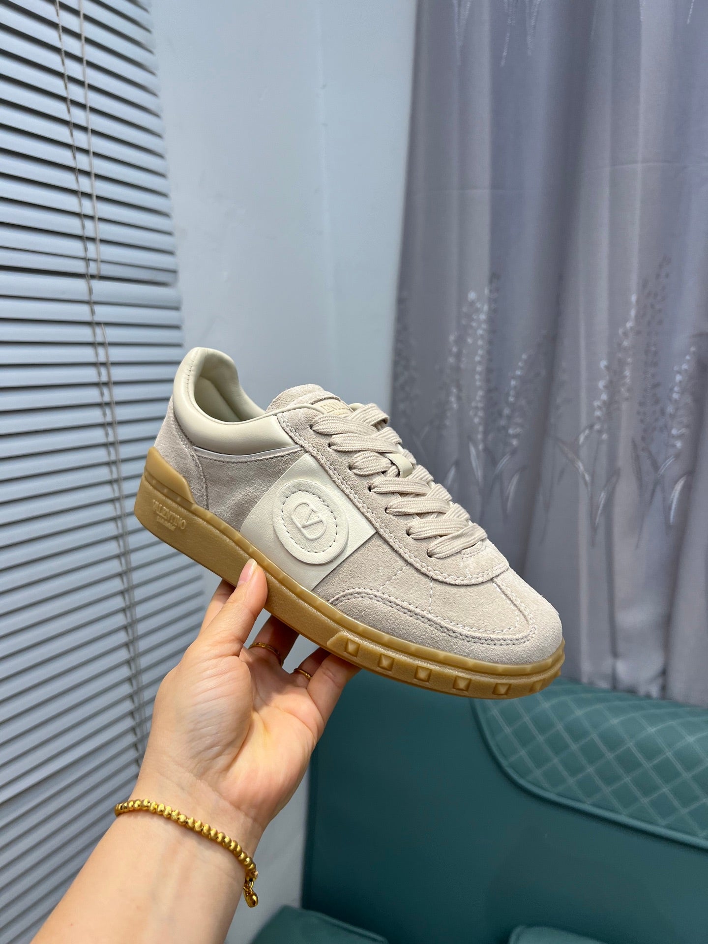 LuxluxHouse Best Quality Shoes Valentino