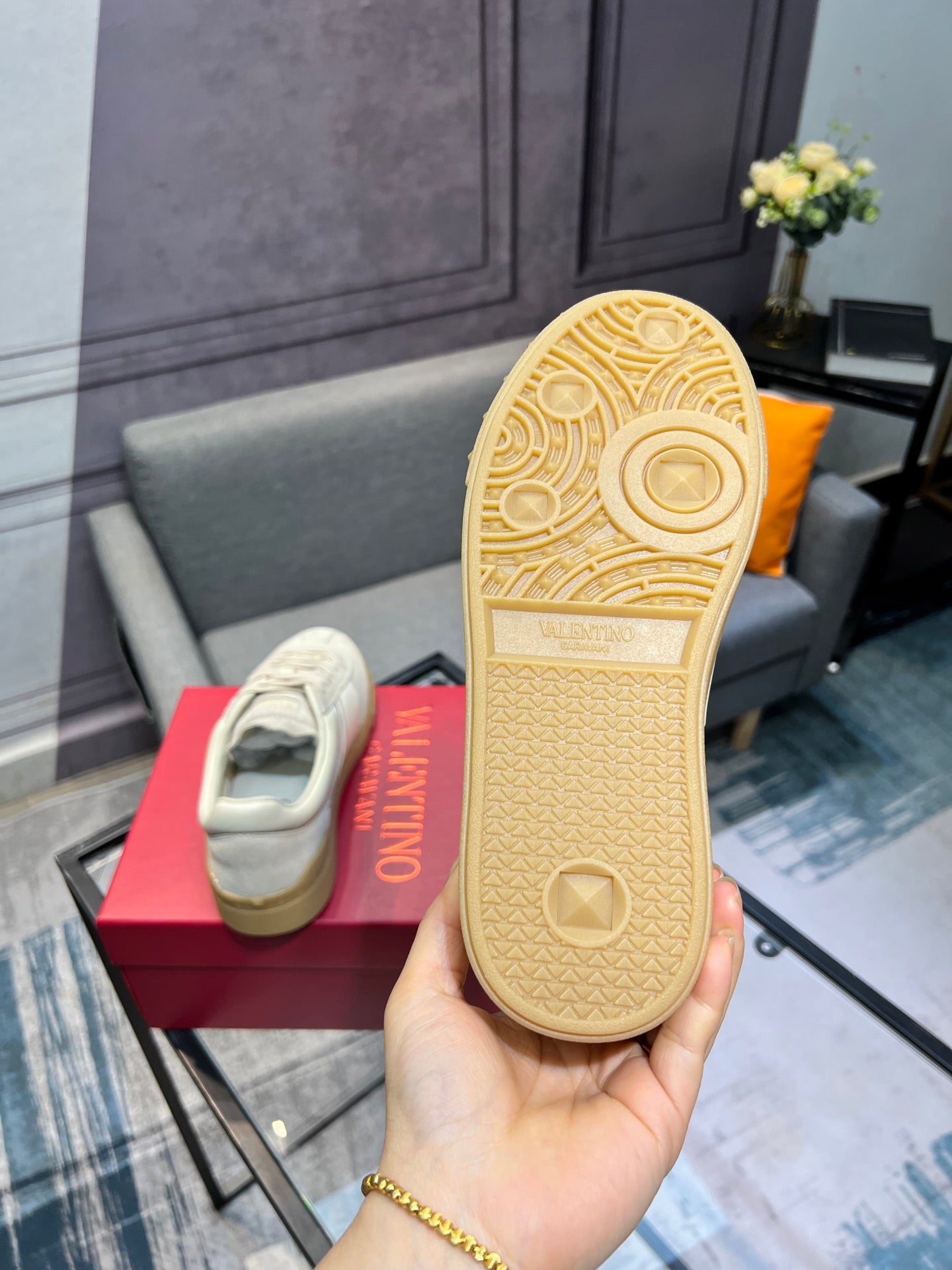 LuxluxHouse Best Quality Shoes Valentino