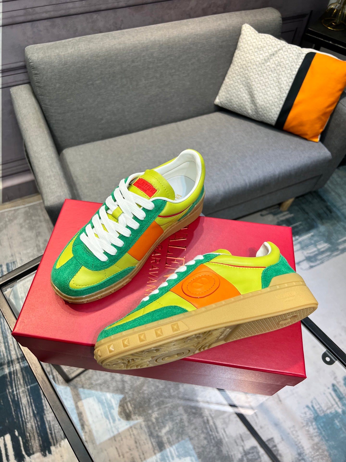 LuxluxHouse Best Quality Shoes Valentino