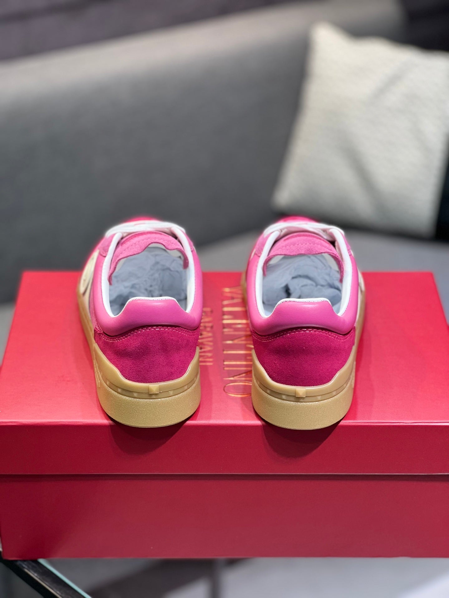 LuxluxHouse Best Quality Shoes Valentino