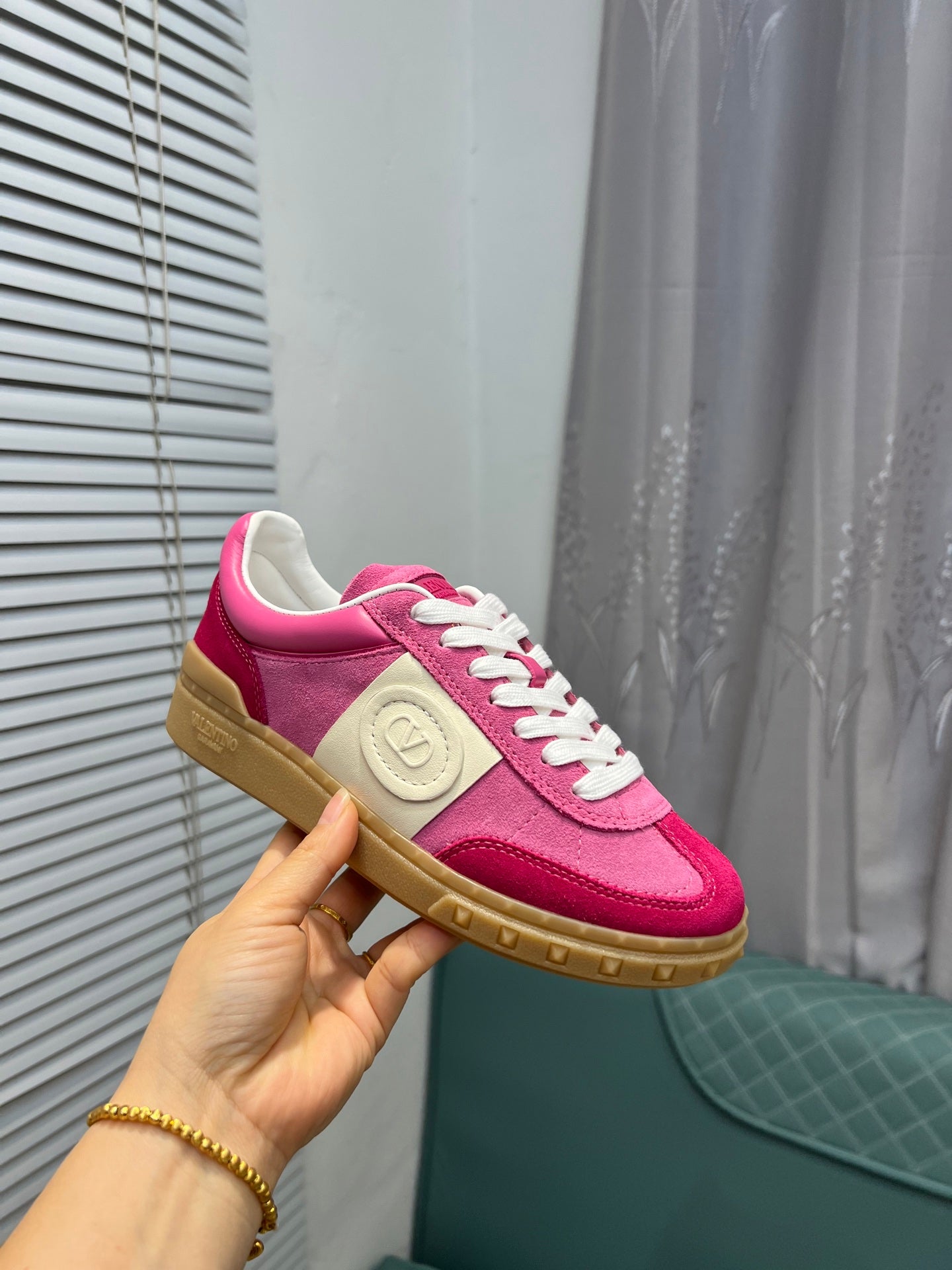 LuxluxHouse Best Quality Shoes Valentino