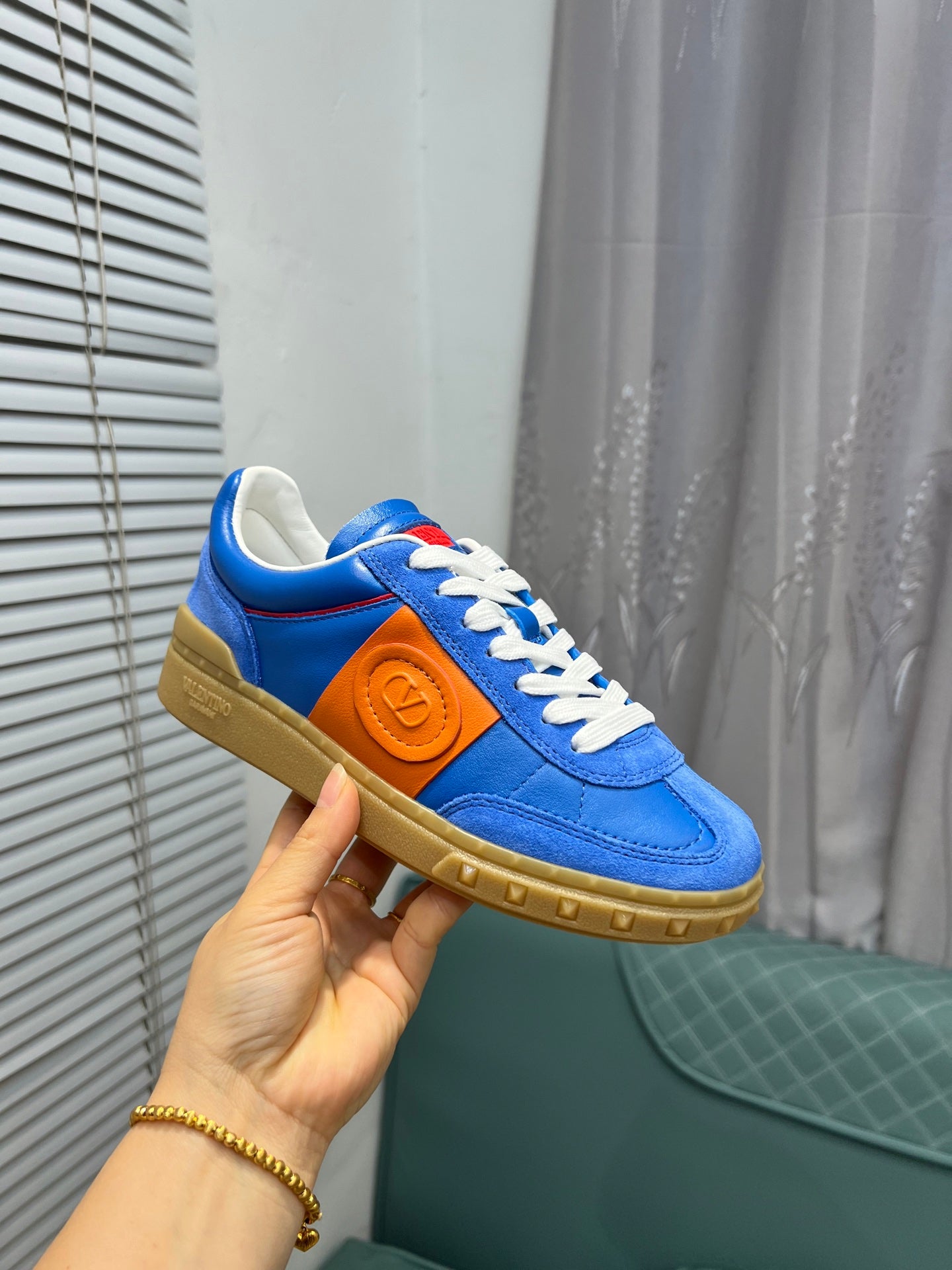 LuxluxHouse Best Quality Shoes Valentino