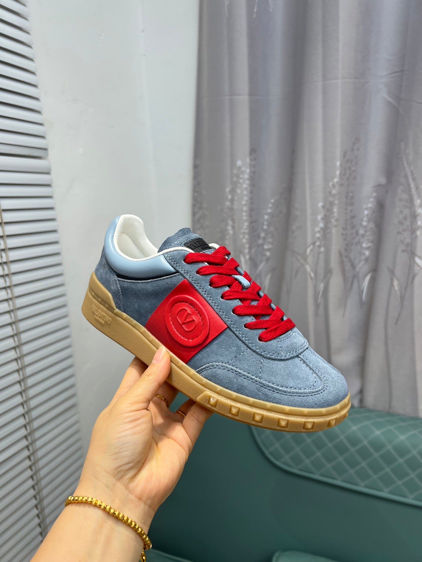 LuxluxHouse Best Quality Shoes Valentino
