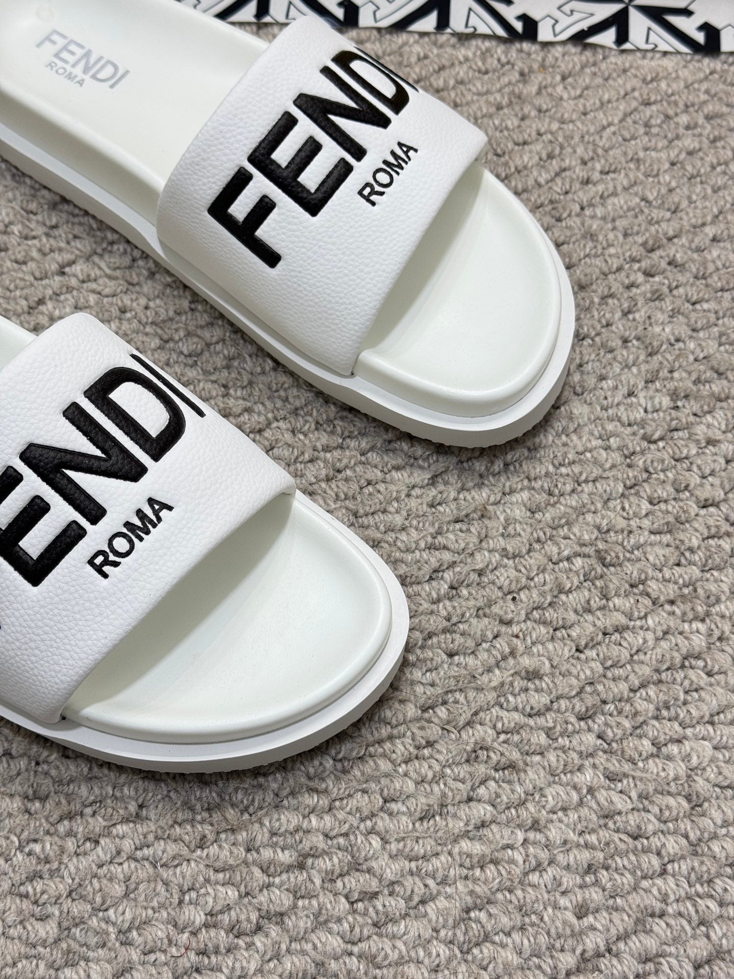 LuxluxHouse Best Quality Sandals Fendi