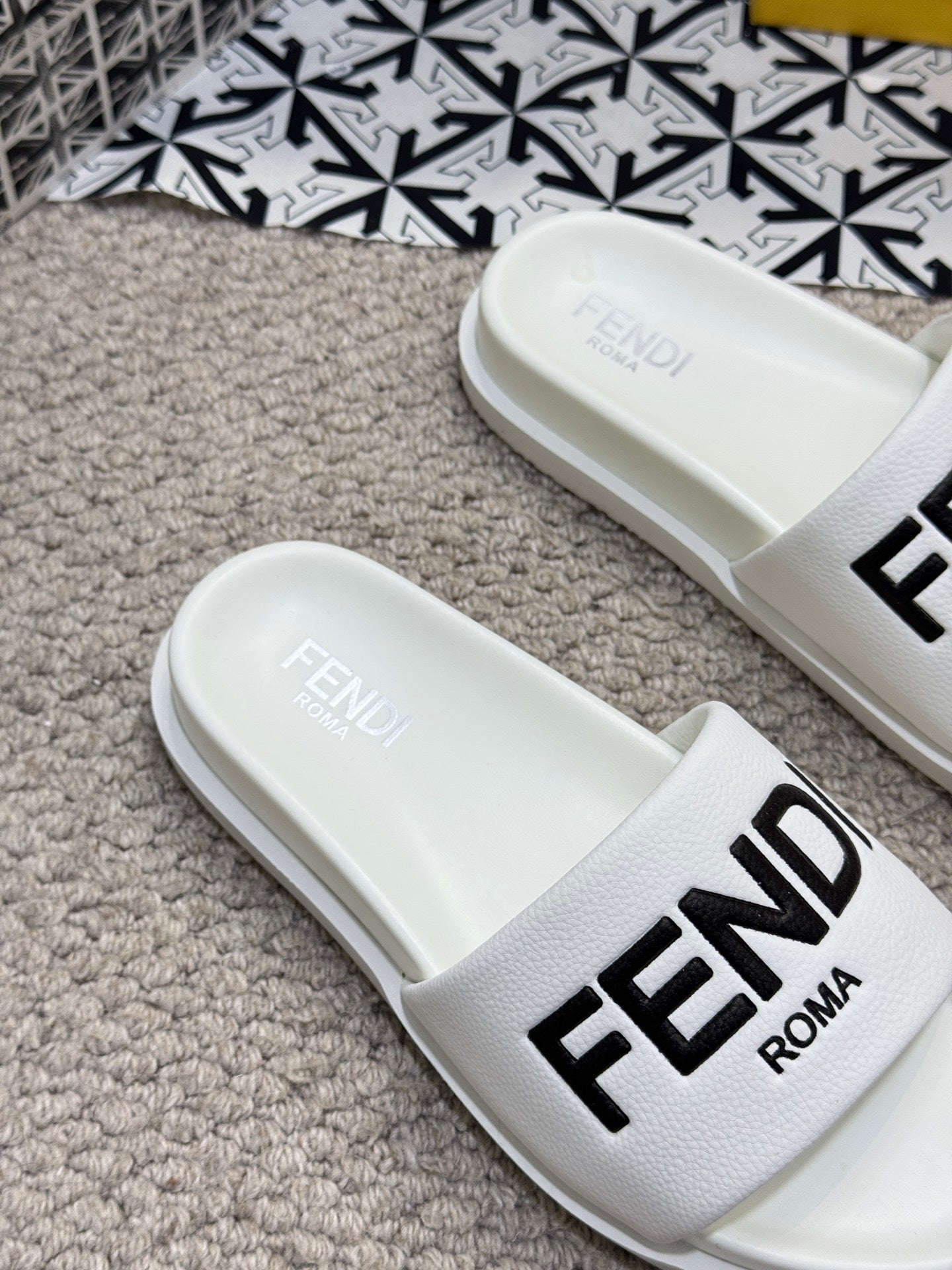 LuxluxHouse Best Quality Sandals Fendi