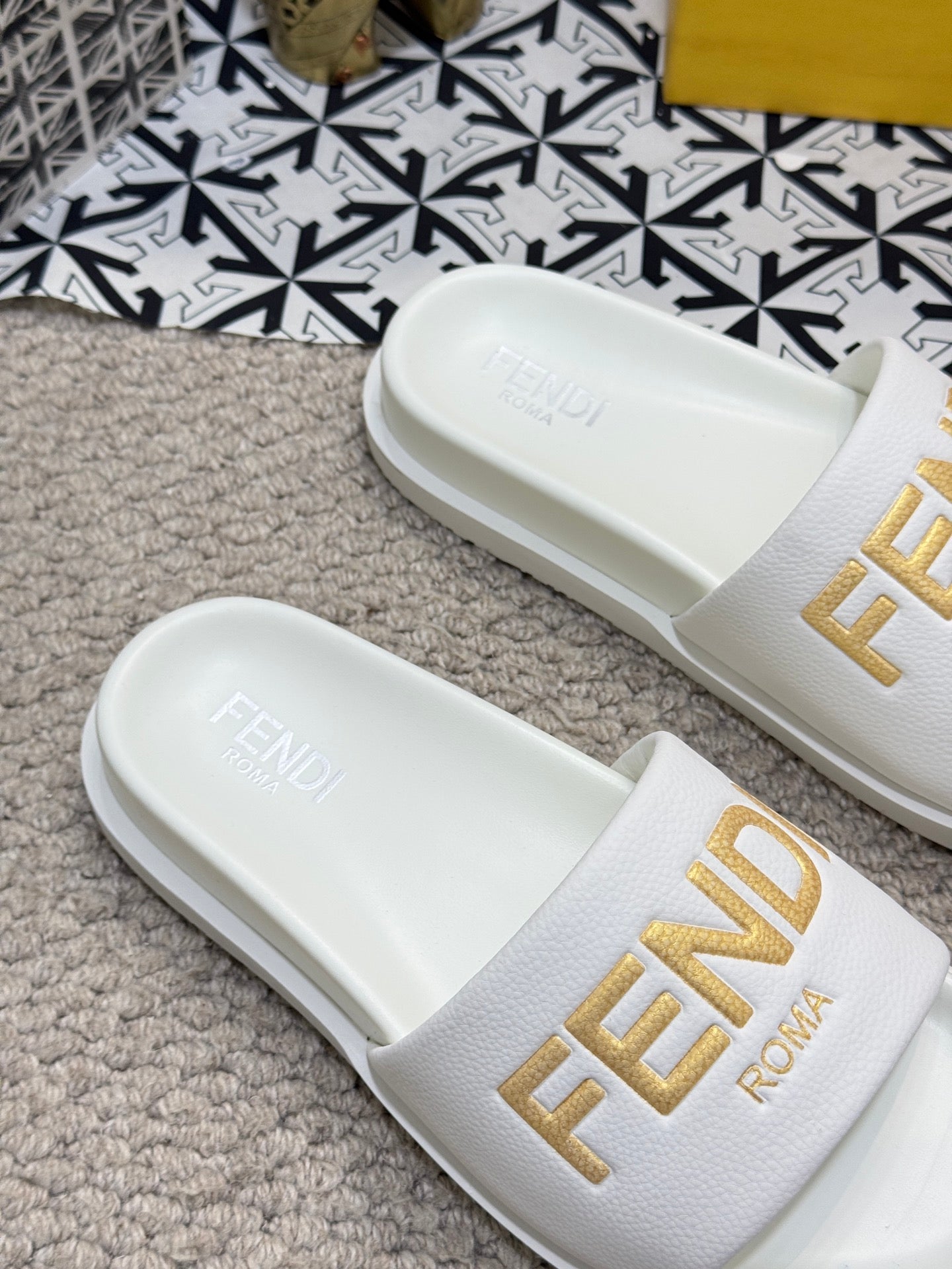 LuxluxHouse Best Quality Sandals Fendi