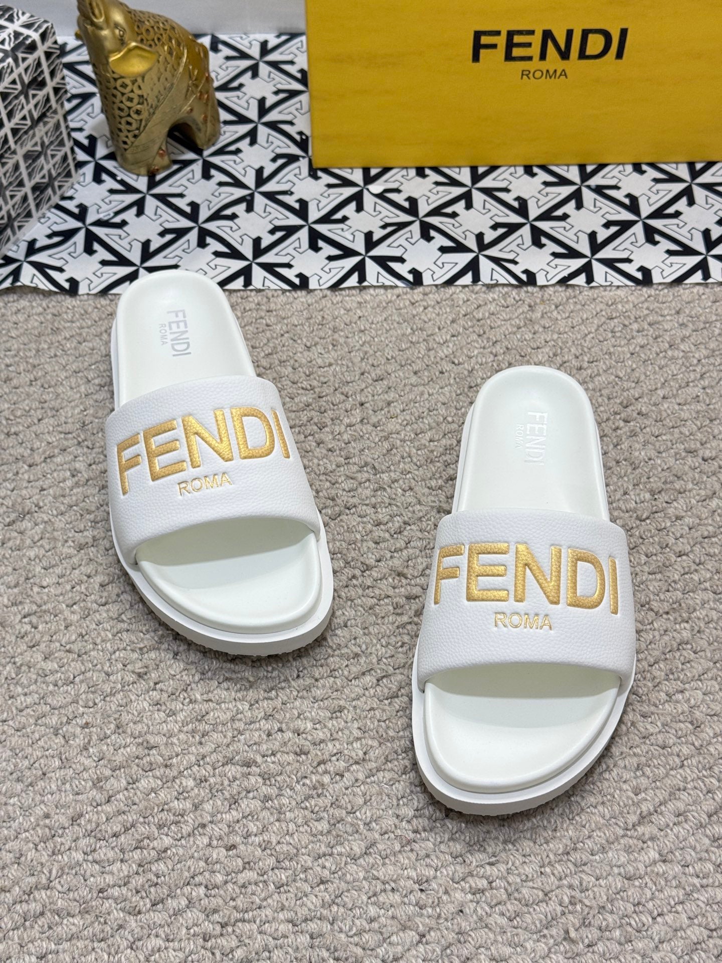 LuxluxHouse Best Quality Sandals Fendi