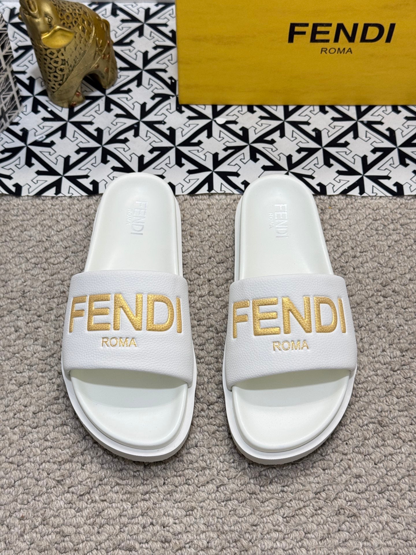 LuxluxHouse Best Quality Sandals Fendi