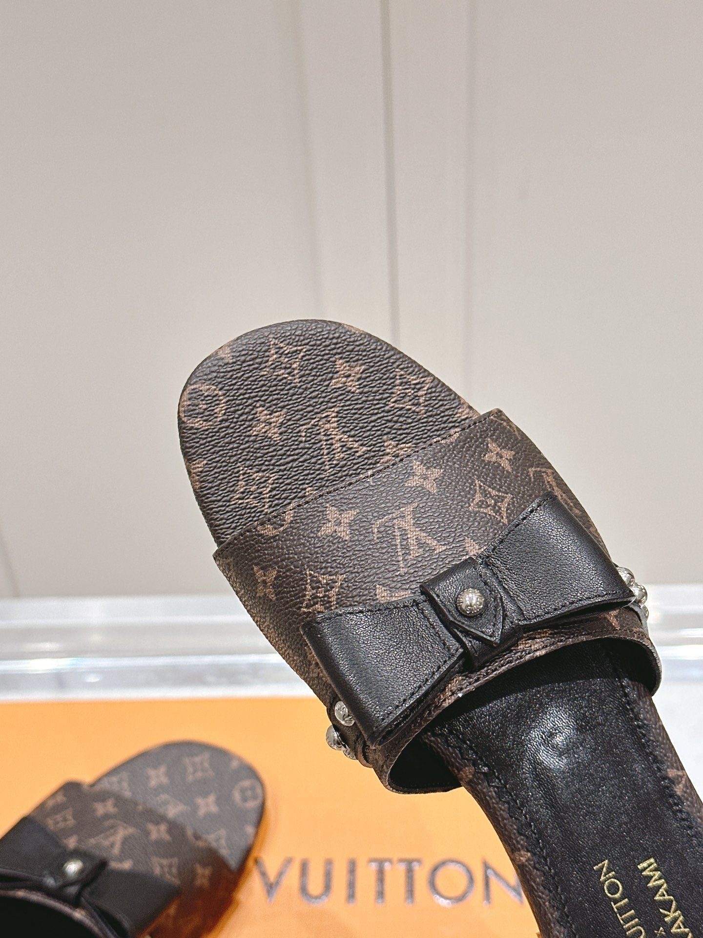 LuxluxHouse Best Quality Women Shoes Louis Vuitton