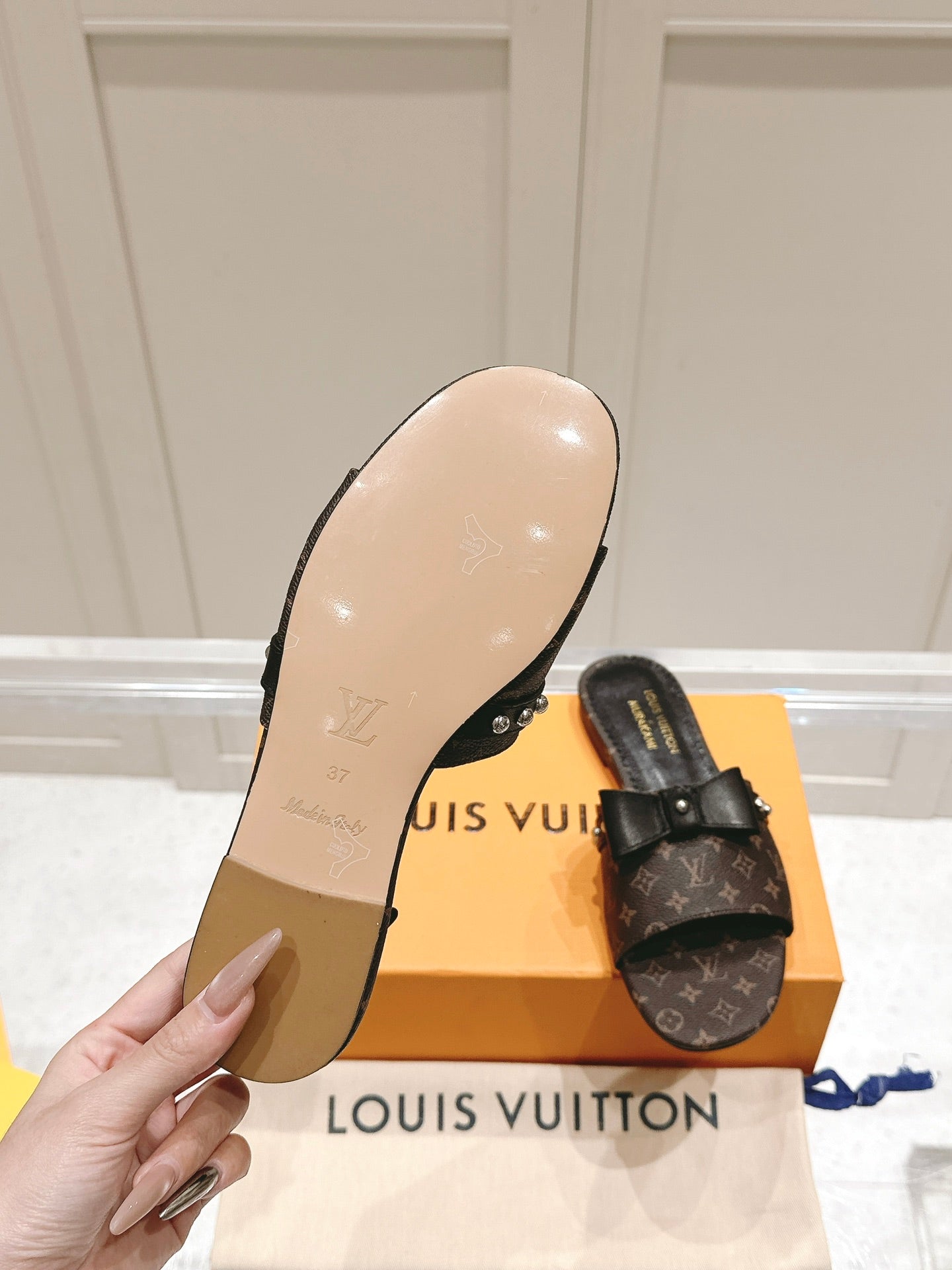 LuxluxHouse Best Quality Women Shoes Louis Vuitton