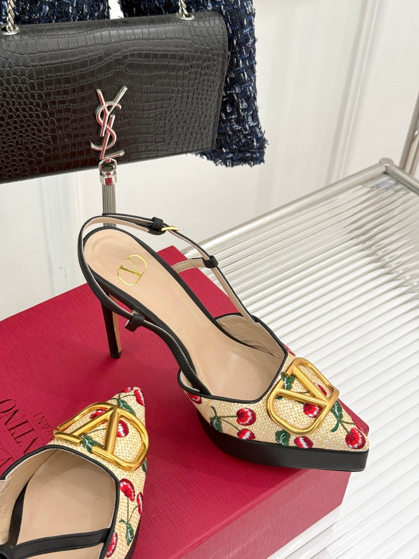 LuxluxHouse Best Quality Valentino Women Shoes