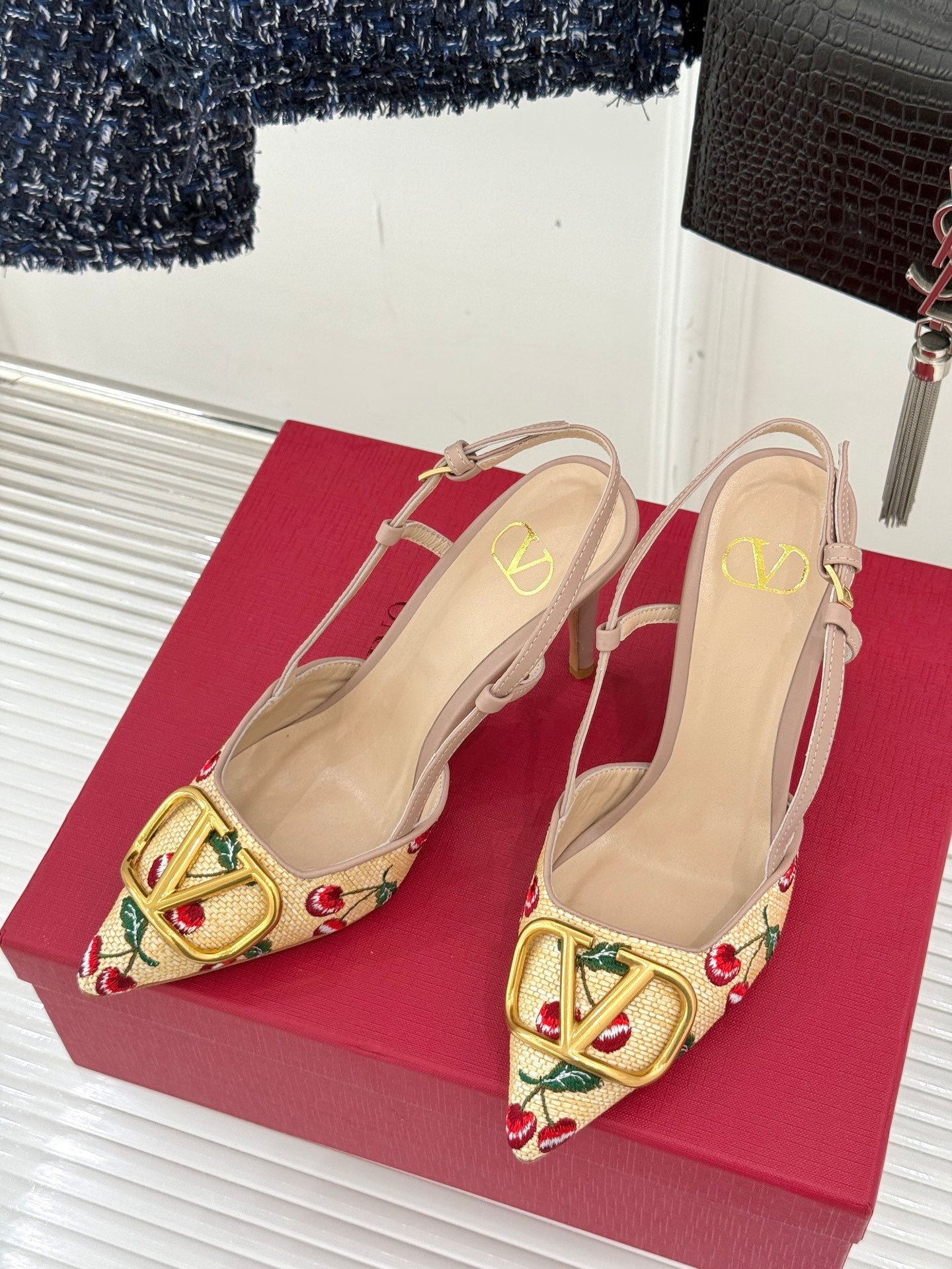 LuxluxHouse Best Quality Valentino Women Shoes