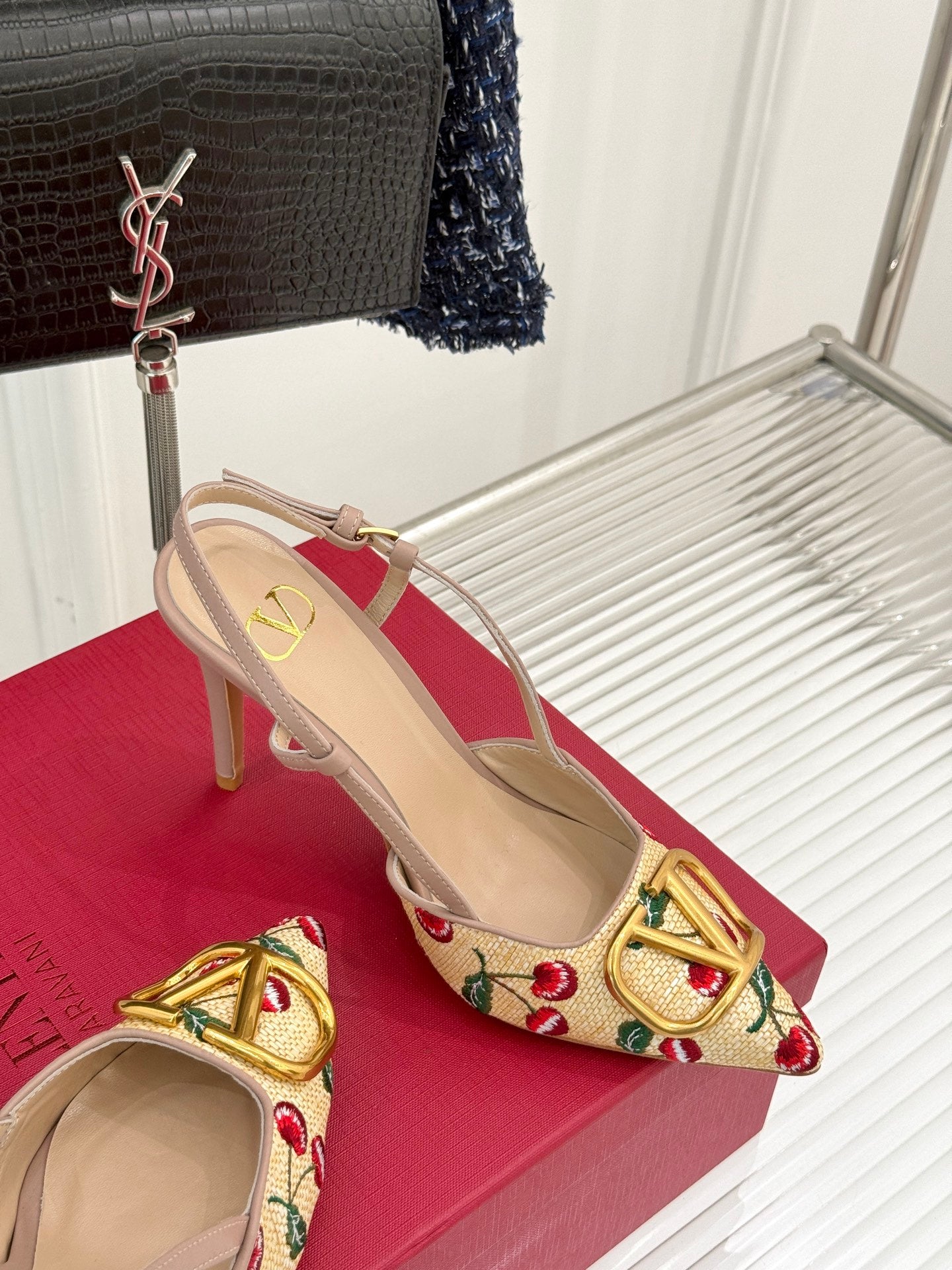 LuxluxHouse Best Quality Valentino Women Shoes