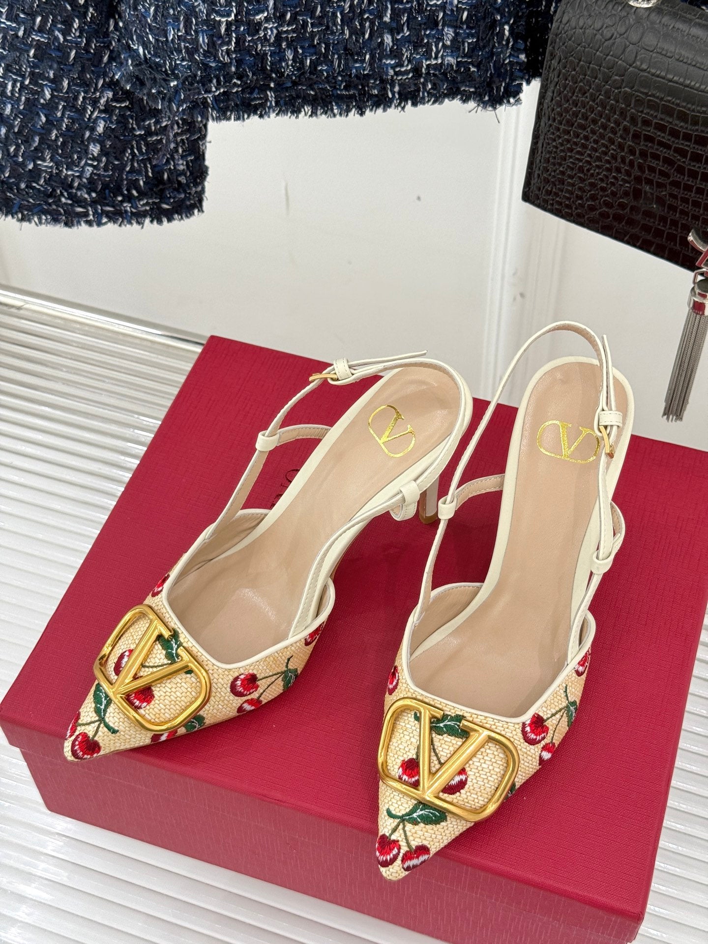LuxluxHouse Best Quality Valentino Women Shoes