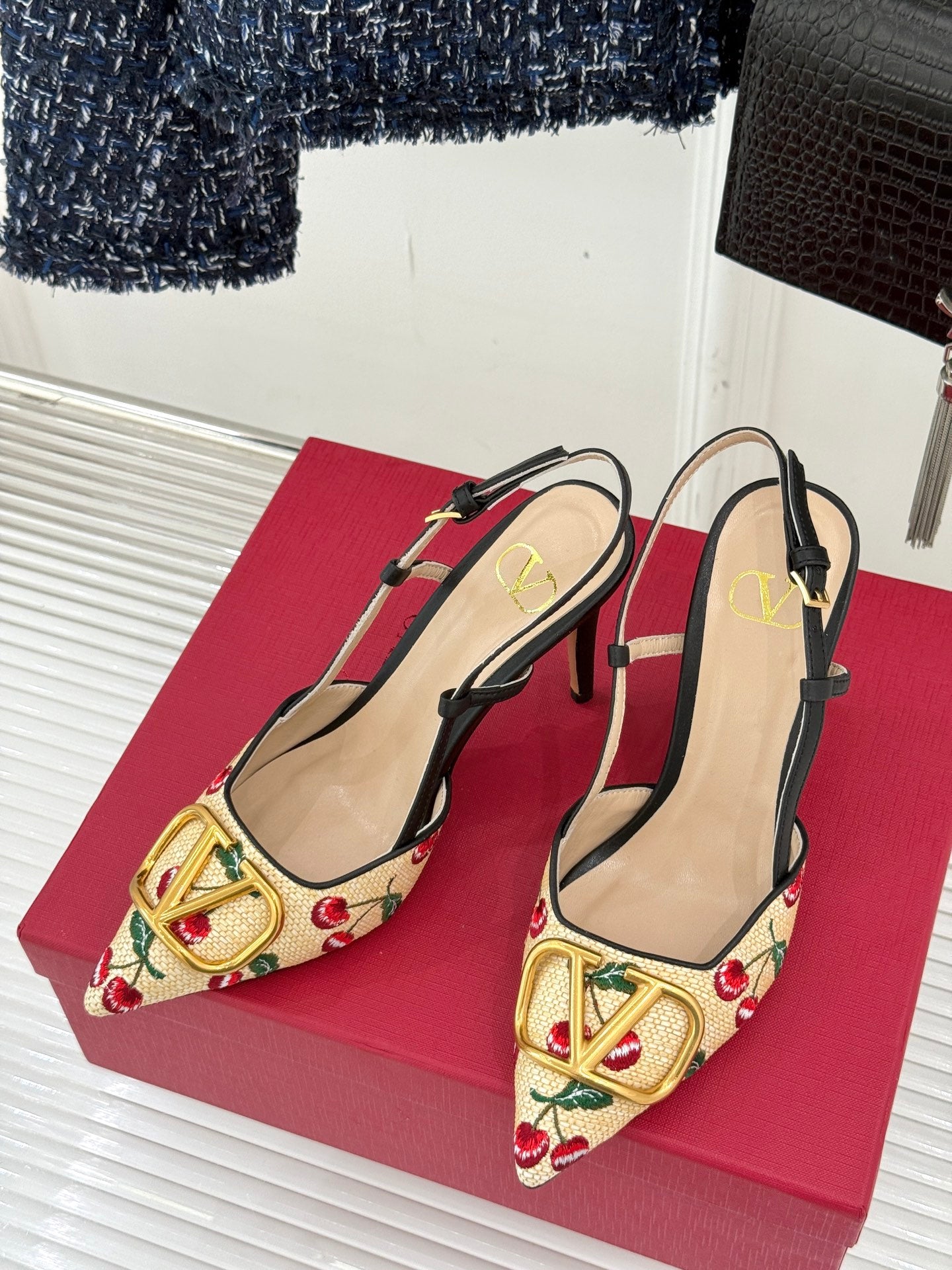 LuxluxHouse Best Quality Valentino Women Shoes