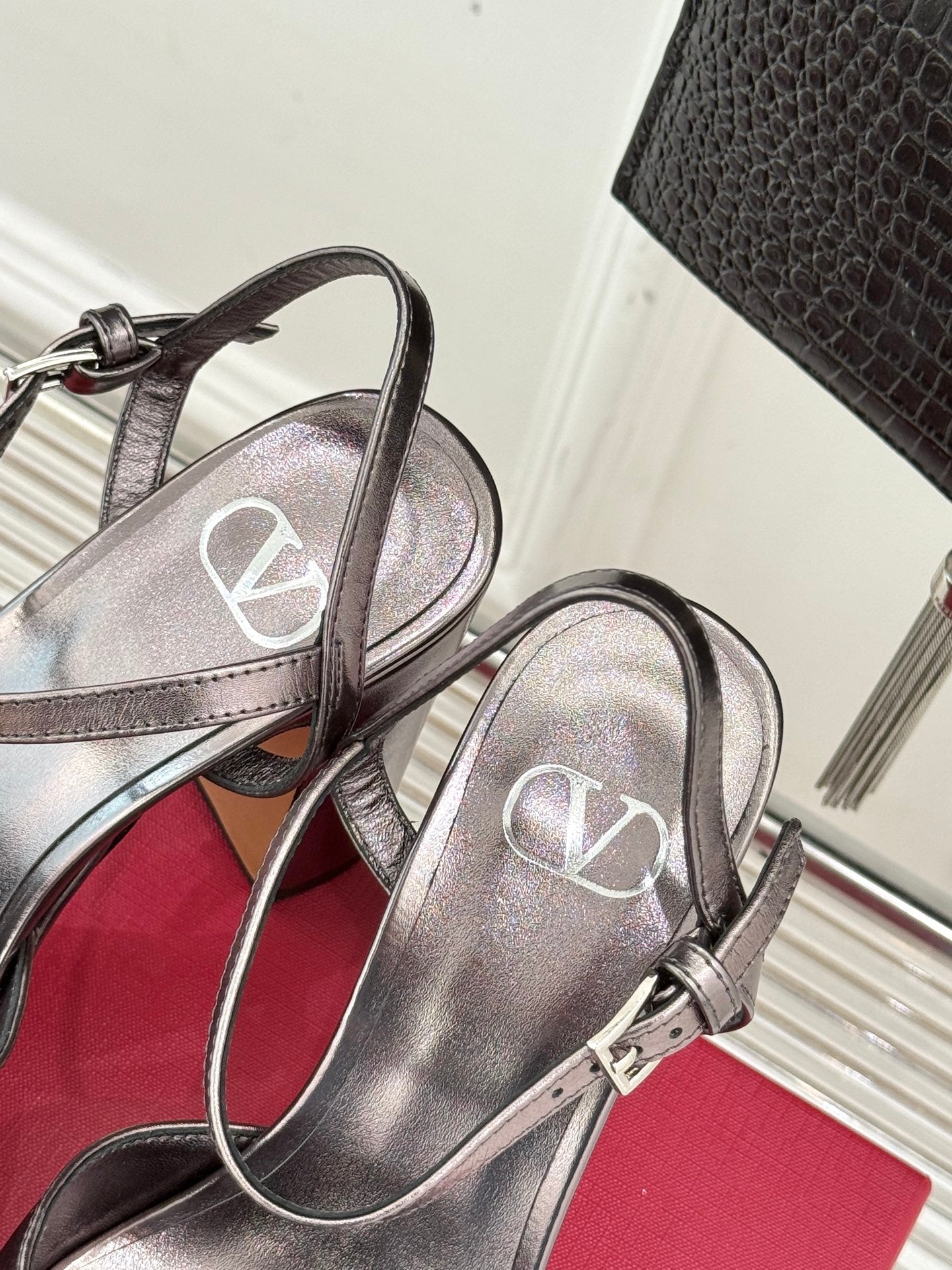 LuxluxHouse Best Quality Valentino Women Shoes