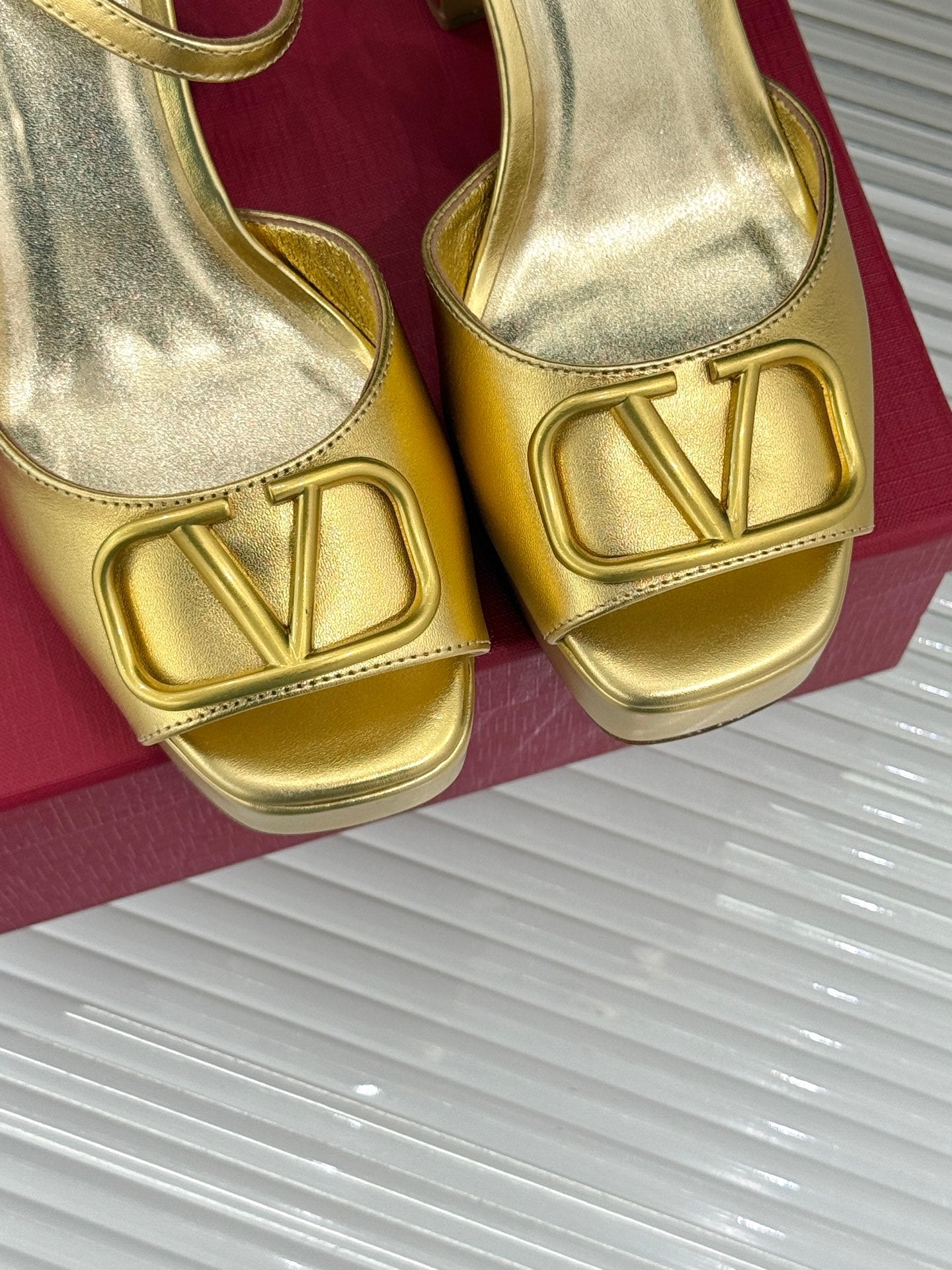 LuxluxHouse Best Quality Valentino Women Shoes
