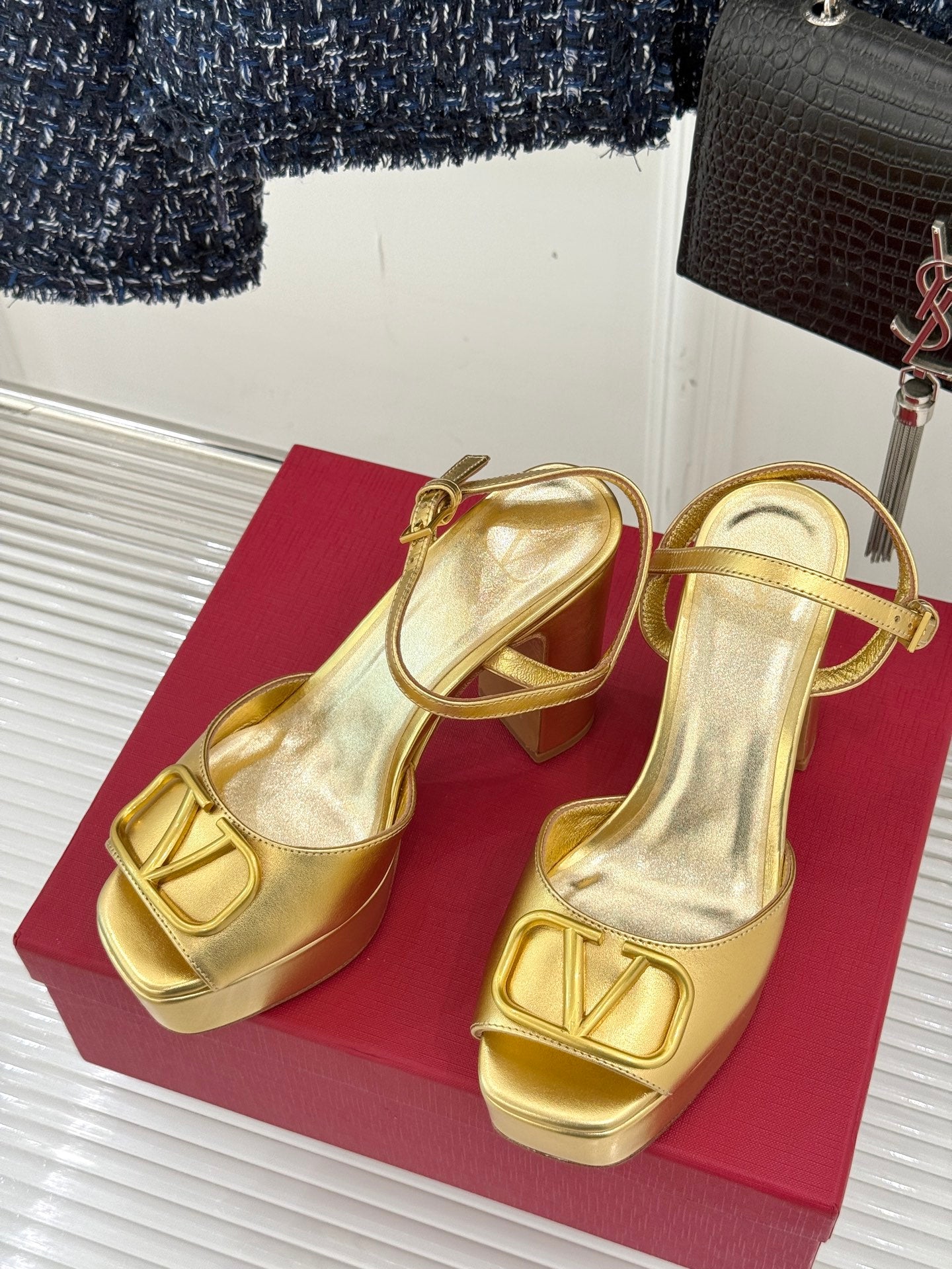 LuxluxHouse Best Quality Valentino Women Shoes