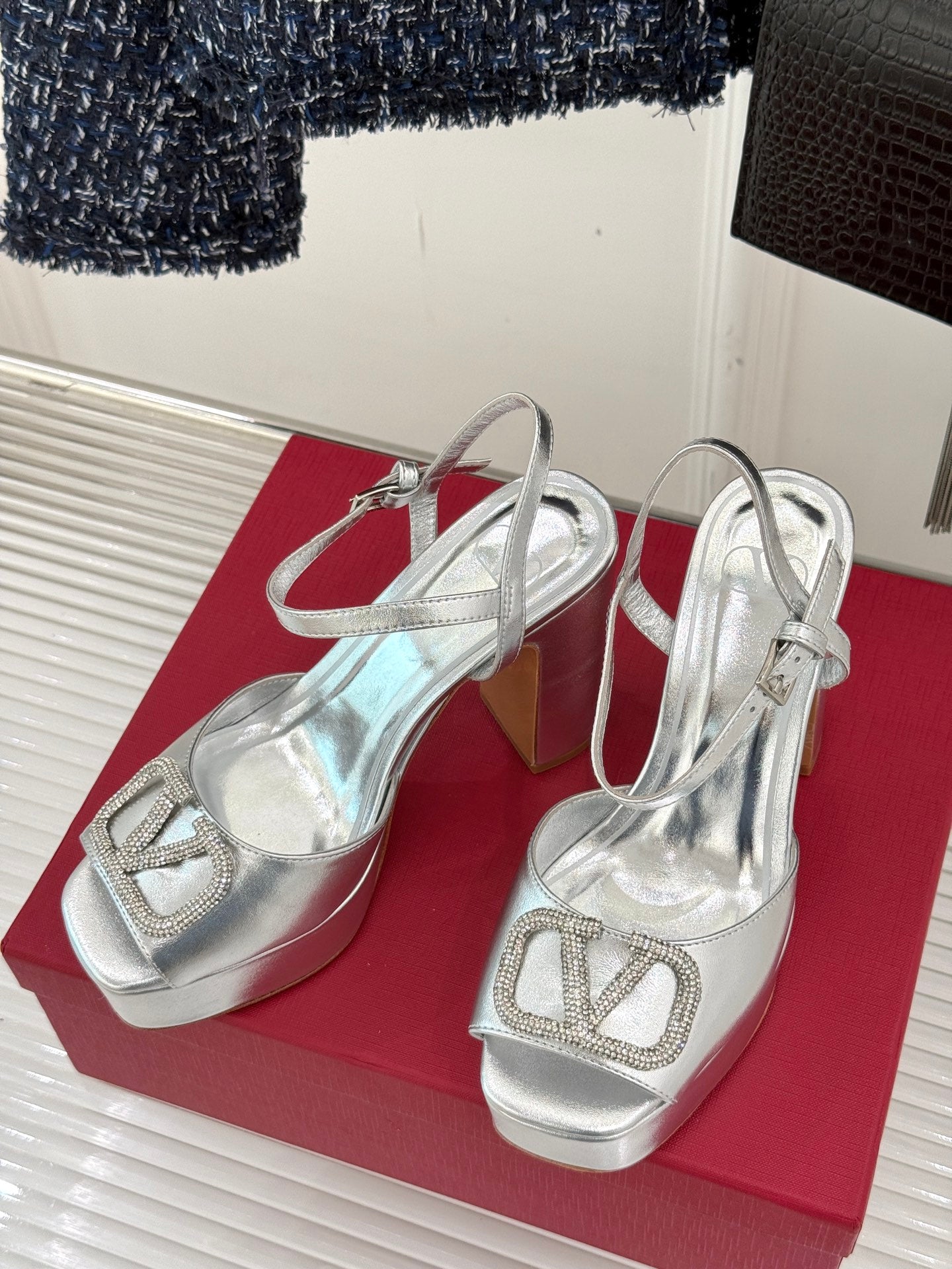 LuxluxHouse Best Quality Valentino Women Shoes
