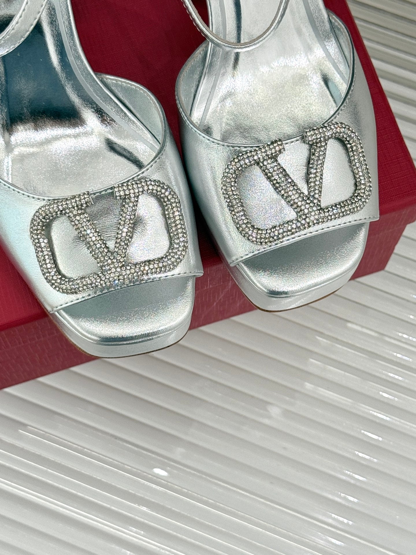 LuxluxHouse Best Quality Valentino Women Shoes
