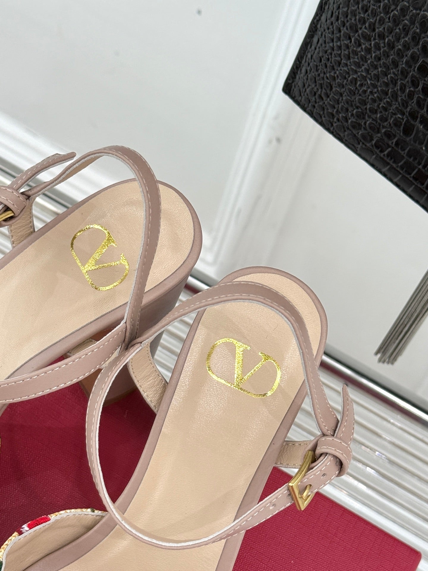 LuxluxHouse Best Quality Valentino Women Shoes