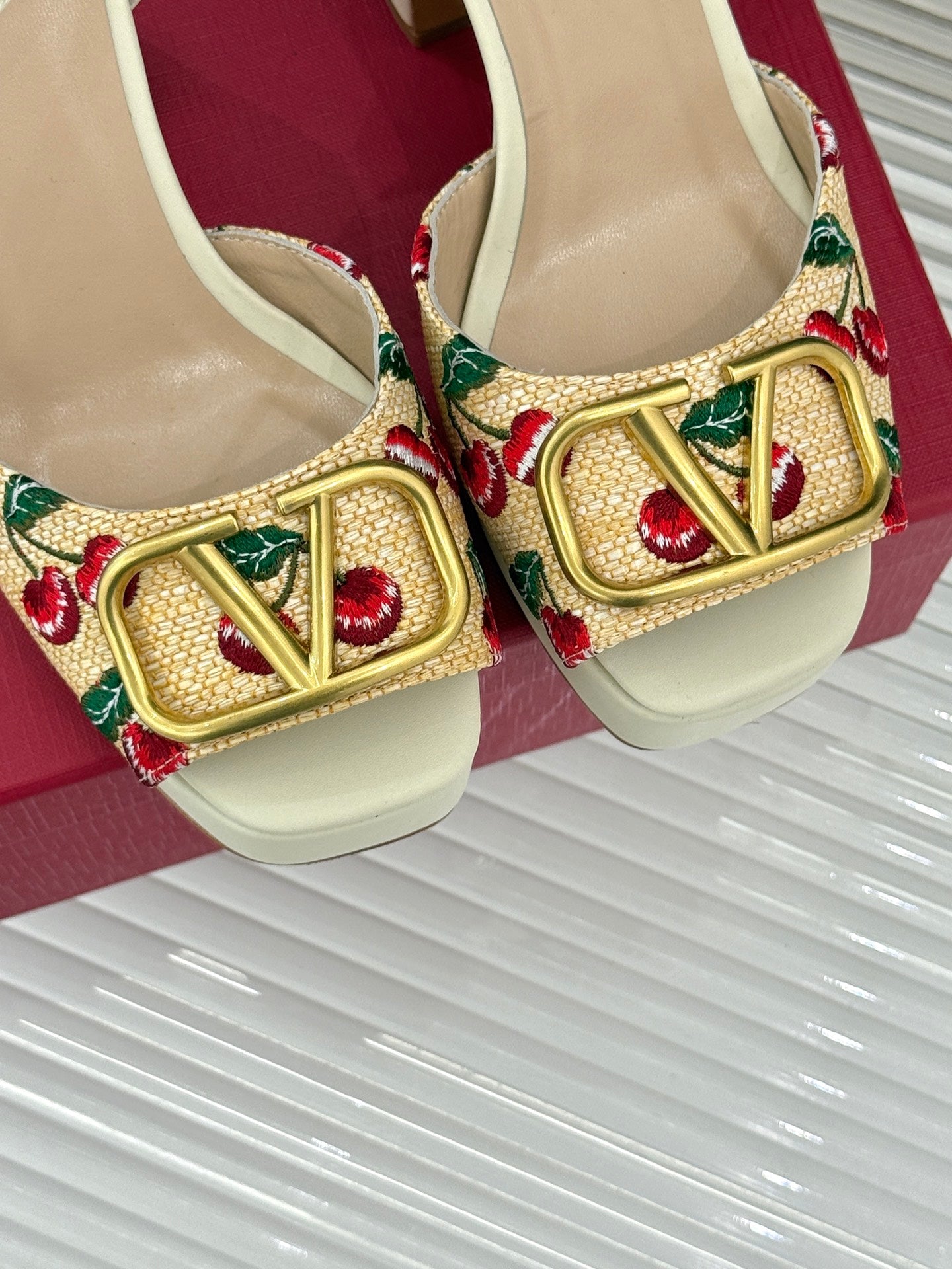 LuxluxHouse Best Quality Valentino Women Shoes
