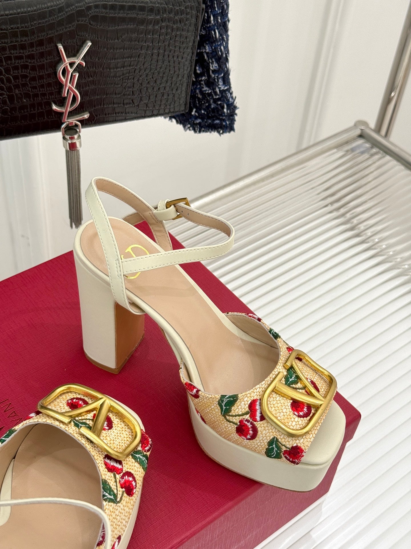 LuxluxHouse Best Quality Valentino Women Shoes
