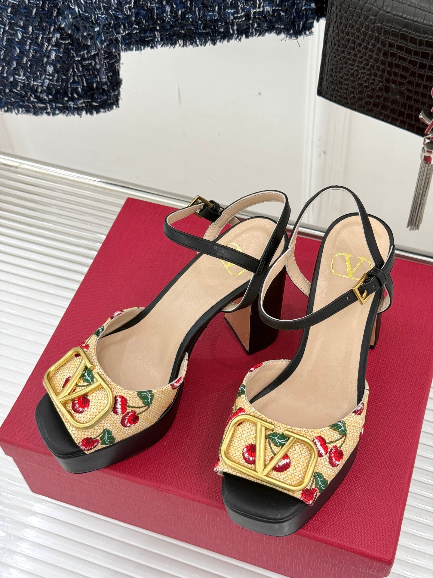 LuxluxHouse Best Quality Valentino Women Shoes
