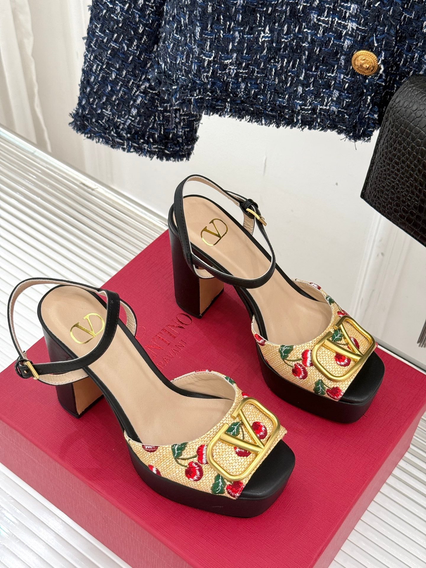 LuxluxHouse Best Quality Valentino Women Shoes